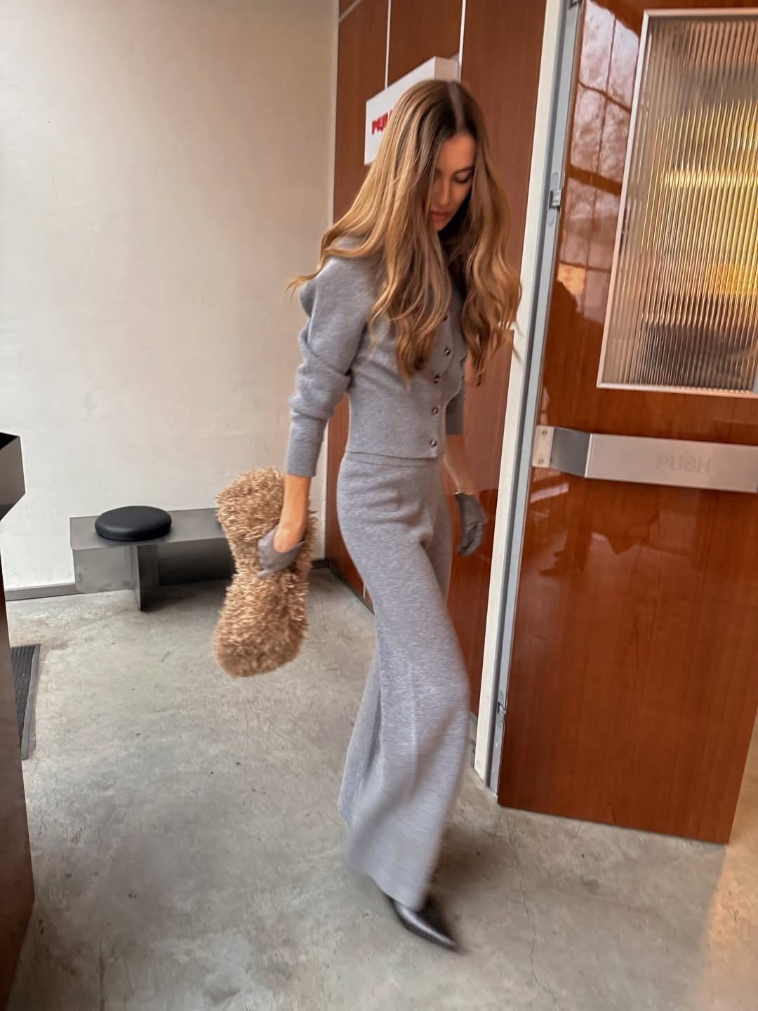 трикотажный костюм с брюками,костюм кашемировый с широкими брюками,трикотажные костюмы,костюм с брюками,трикотажный костюм двойка с юбкой вязаный aniri&belg