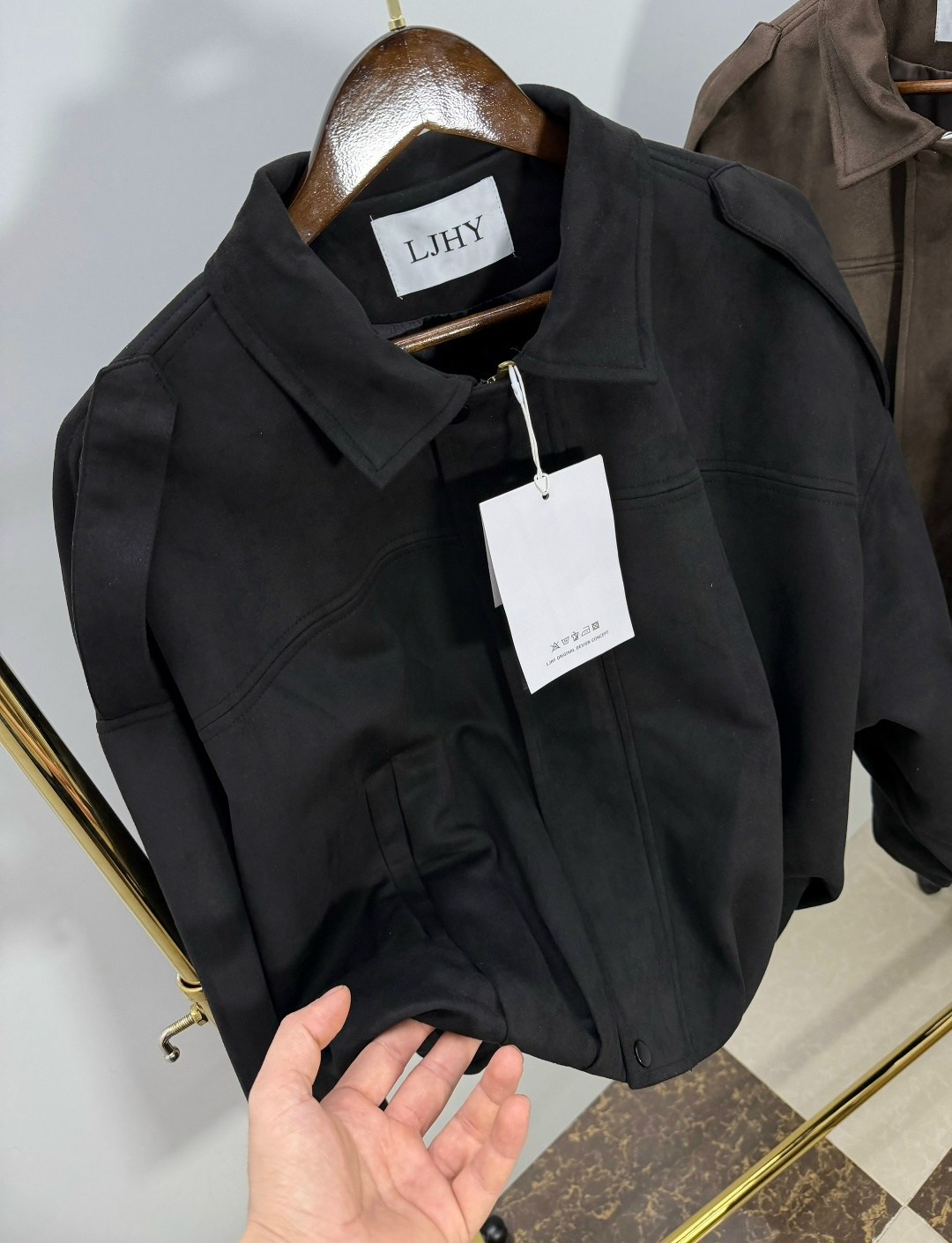 замшевая куртка,куртка бомбер укороченная оверсайз эко замшевая nonstóp with me,куртка бомбер демисезонная оверсайз замшевый niu,замшевая куртка бомбер,куртка-бомбер из замшевой кожи