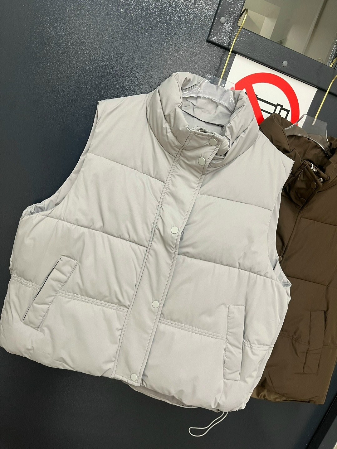 женская жилетка,теплый жилет,пуховой жилет,жилетка теплая,жилет