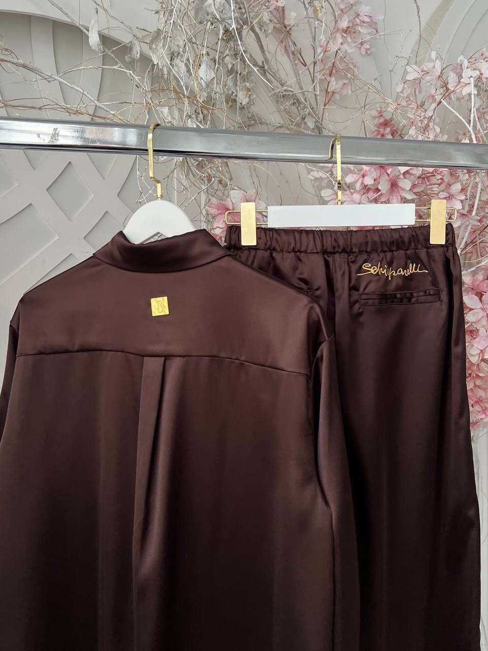 атласный костюм вечерний,атласный костюм,брючный атласный костюм,комплект атласный брючный,костюм брючный шёлк "шоколад"