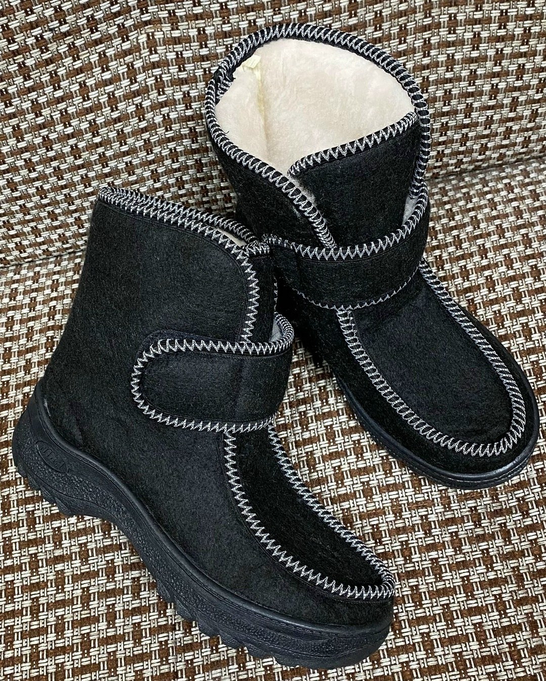 валенки зимние на подошве с мехом войлочные утепленные v&h 252929025,,женские угги войлочные утепленные,войлочные ботинки женские,валенки зимние на подошве с мехом войлочные утепленные v&h цвет ч