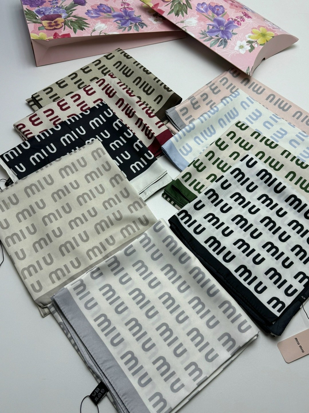 брендовый платок,платки шарф,платки женские,платки шелковые,платок