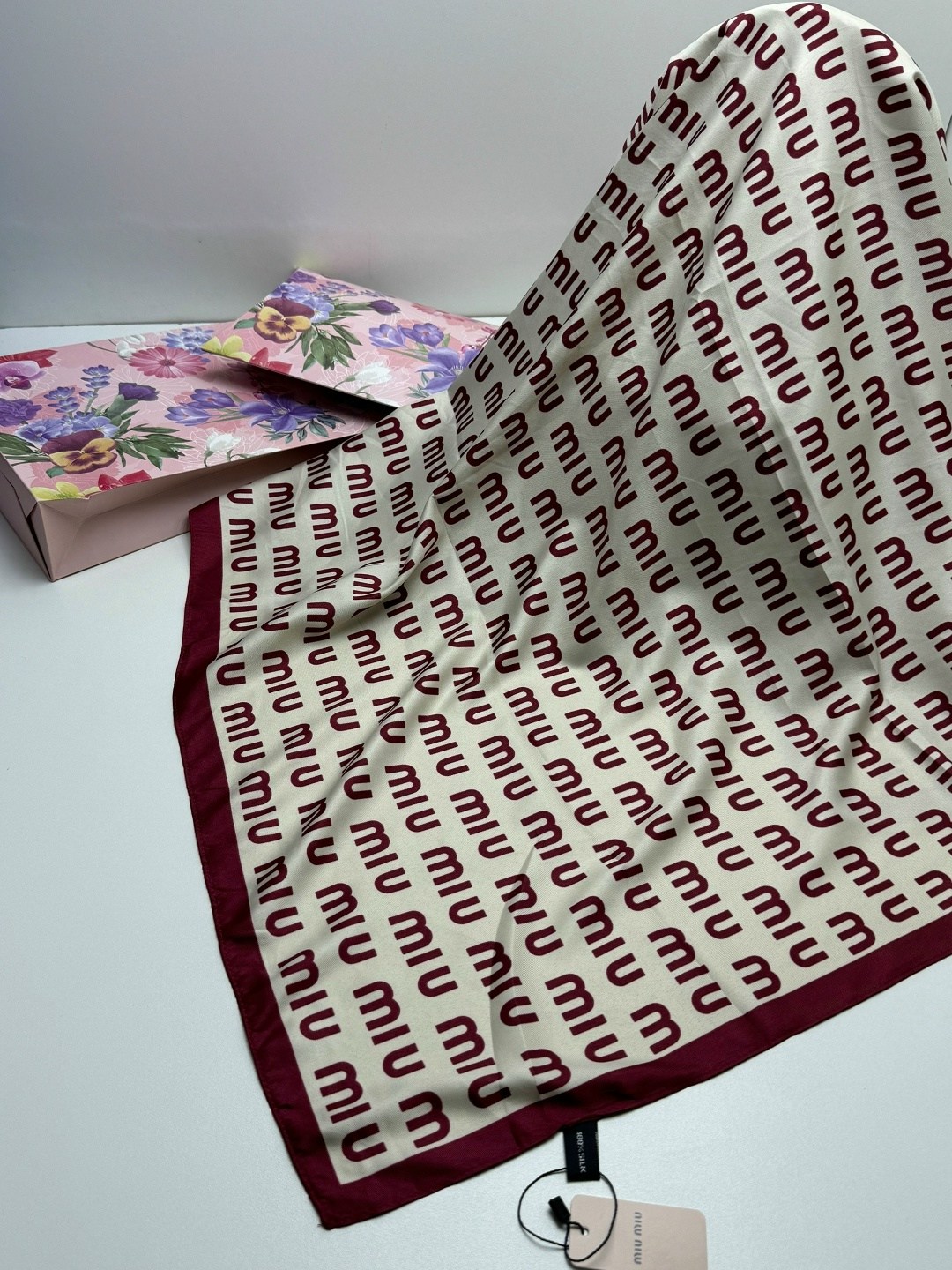 брендовый платок,платки женские,платок гуччи зеленый,платок диор зеленый,платки шарф