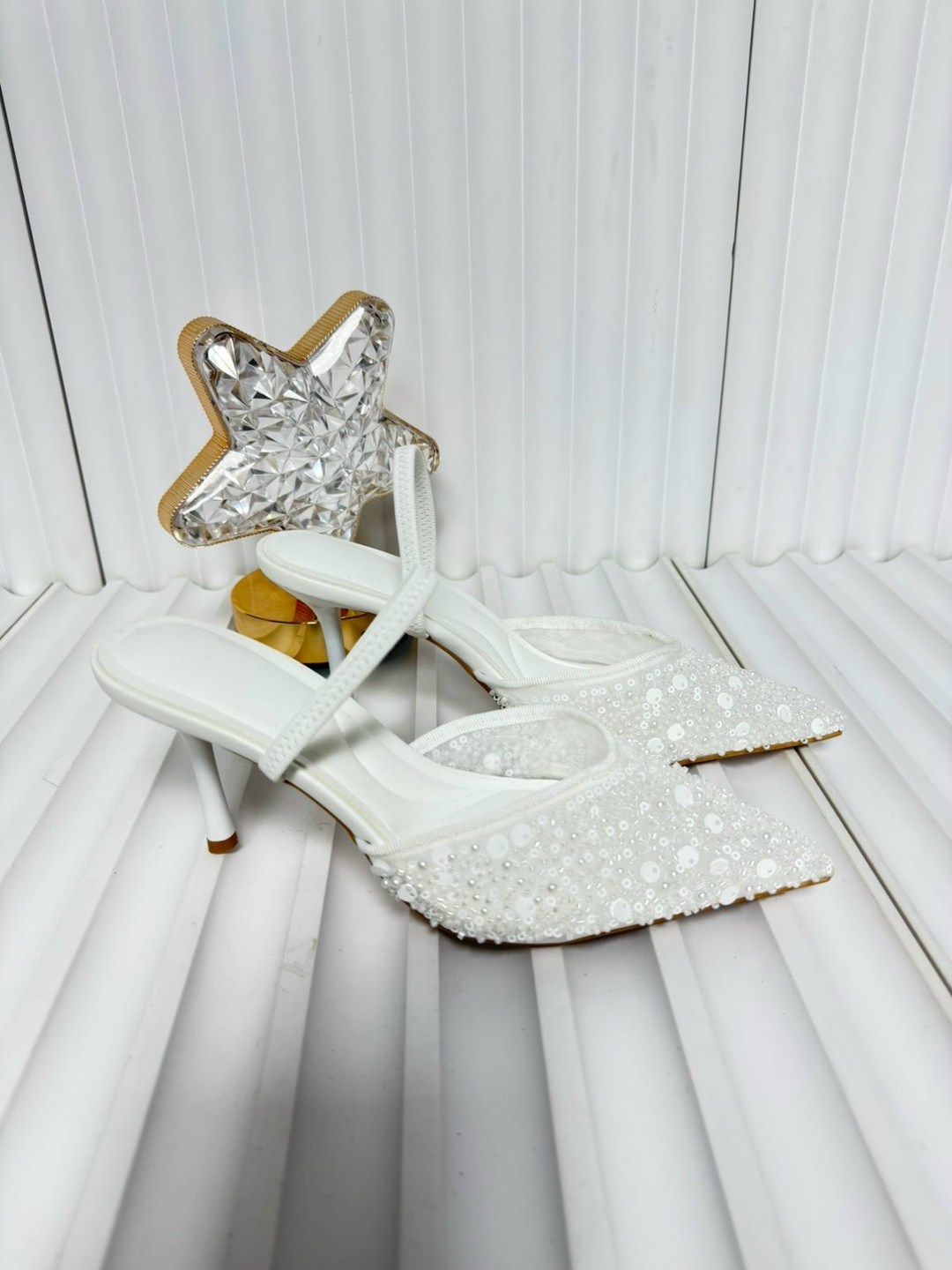 ,туфли лодочки женские,туфли со стразами и бантом,свадебные туфли с острым носком,свадебное туфли