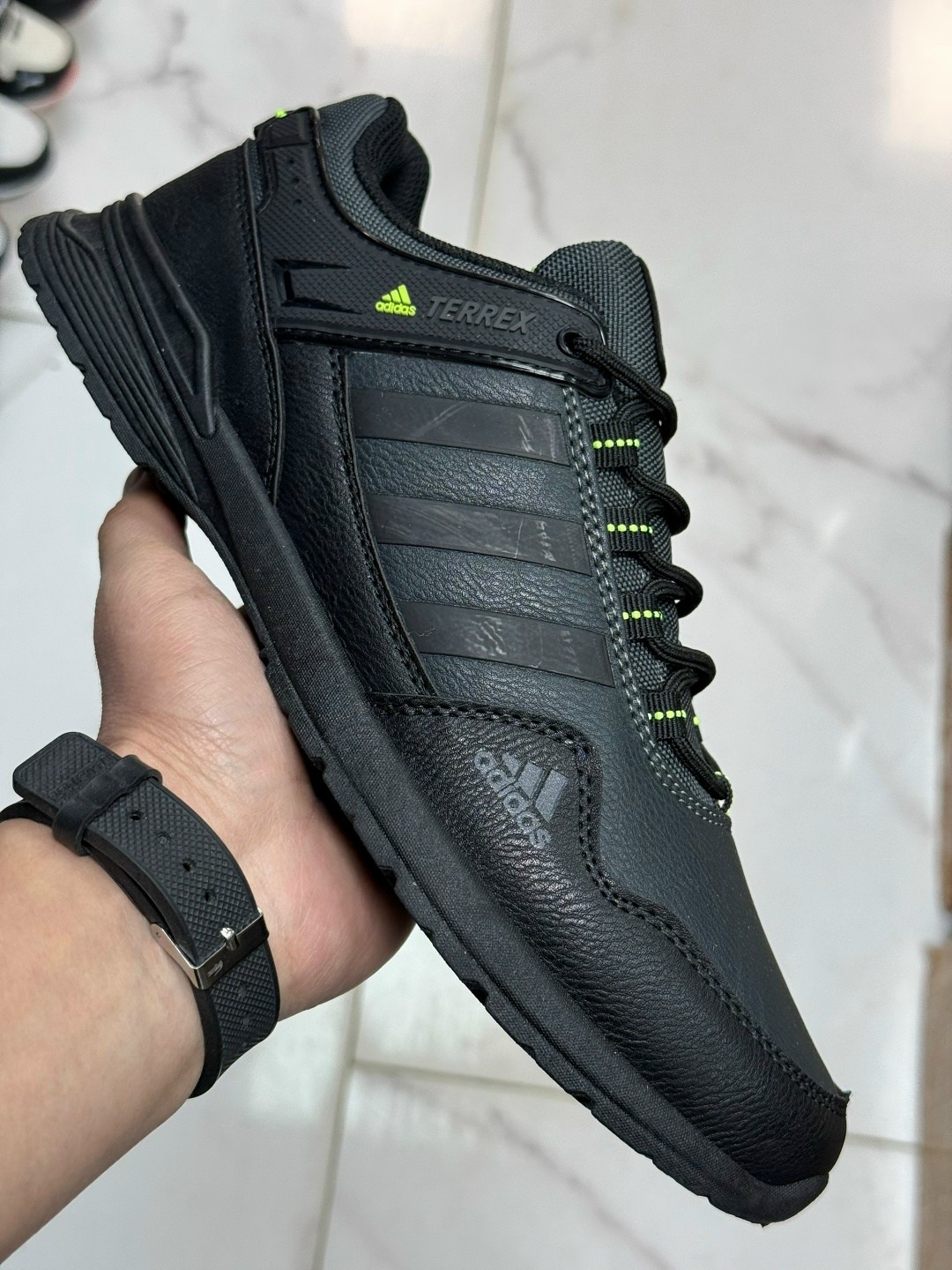 мужские кроссовки adidas,кроссовки adidas,кроссовки мужские демисезонные adidas,демисезонные кроссовки adidas,кроссовки адидас кожаные