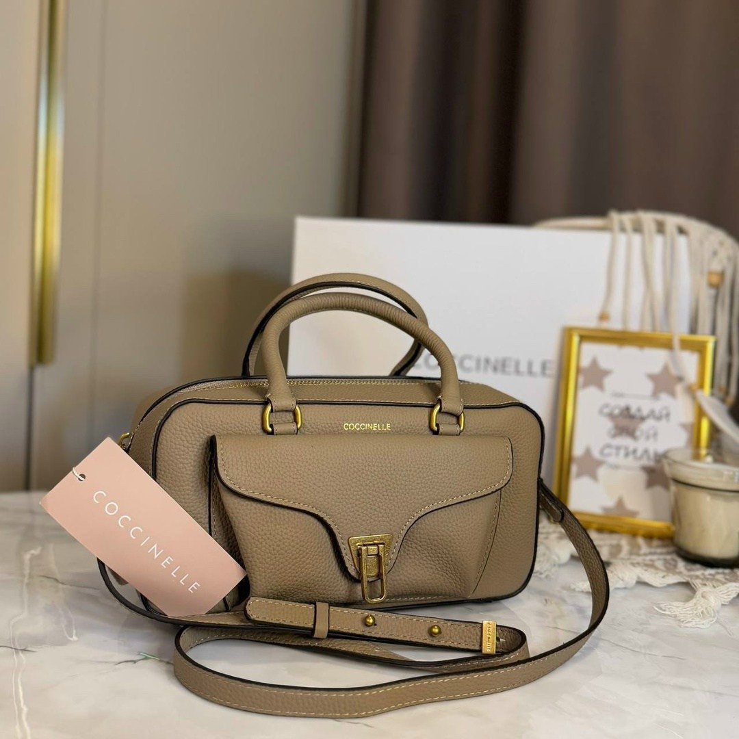 сумка coccinelle,сумочка из зернистой кожи coccinelle beat soft medium черный,сумка женская,coccinelle сумка женская,сумка beat soft из тисненой кожи coccinelle черный