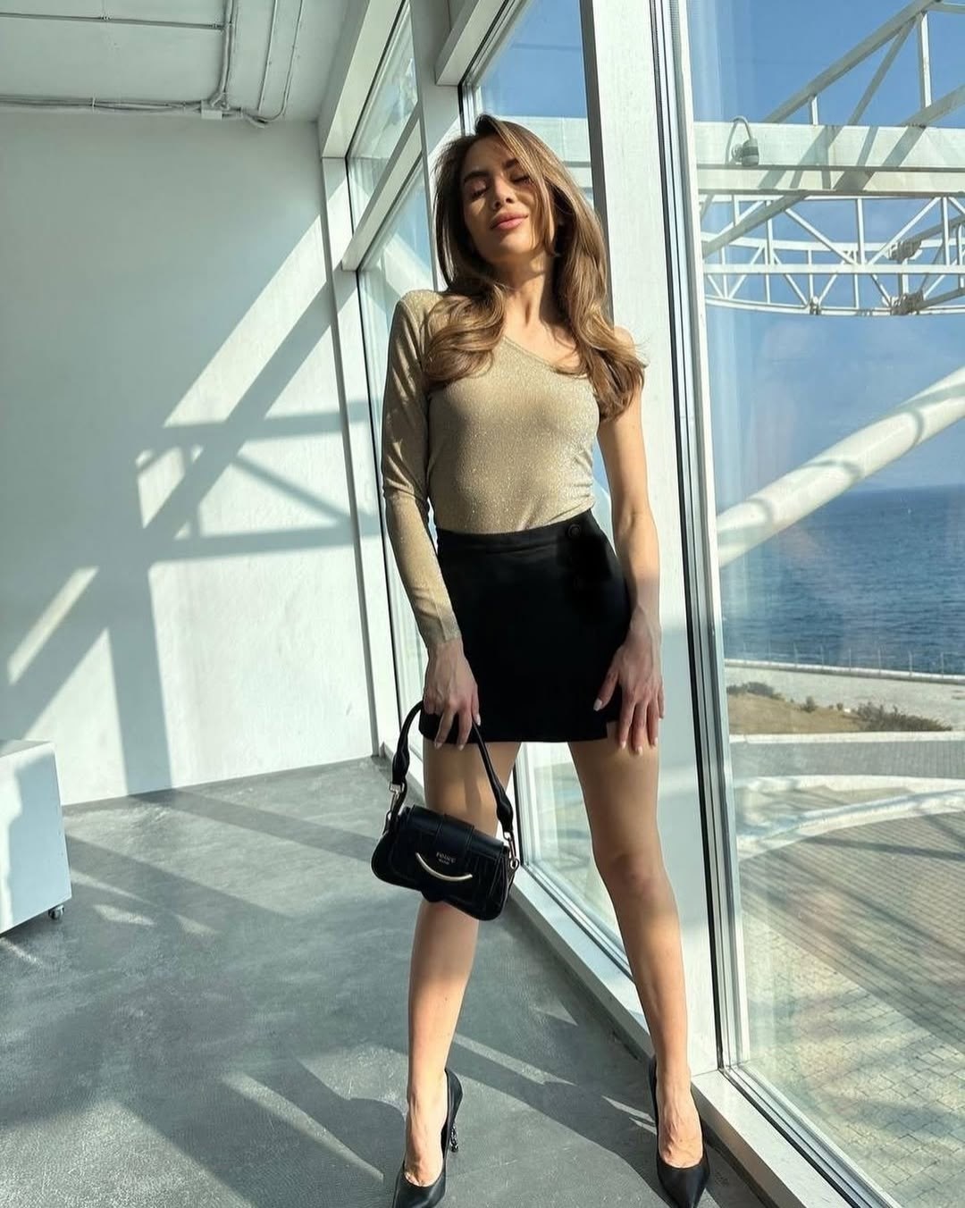 кофта с длинным рукавом на одно плечо и вырезом зубрий п.е. 99503913,юбка стильная,юбка шорты женская,джемпер,блузки