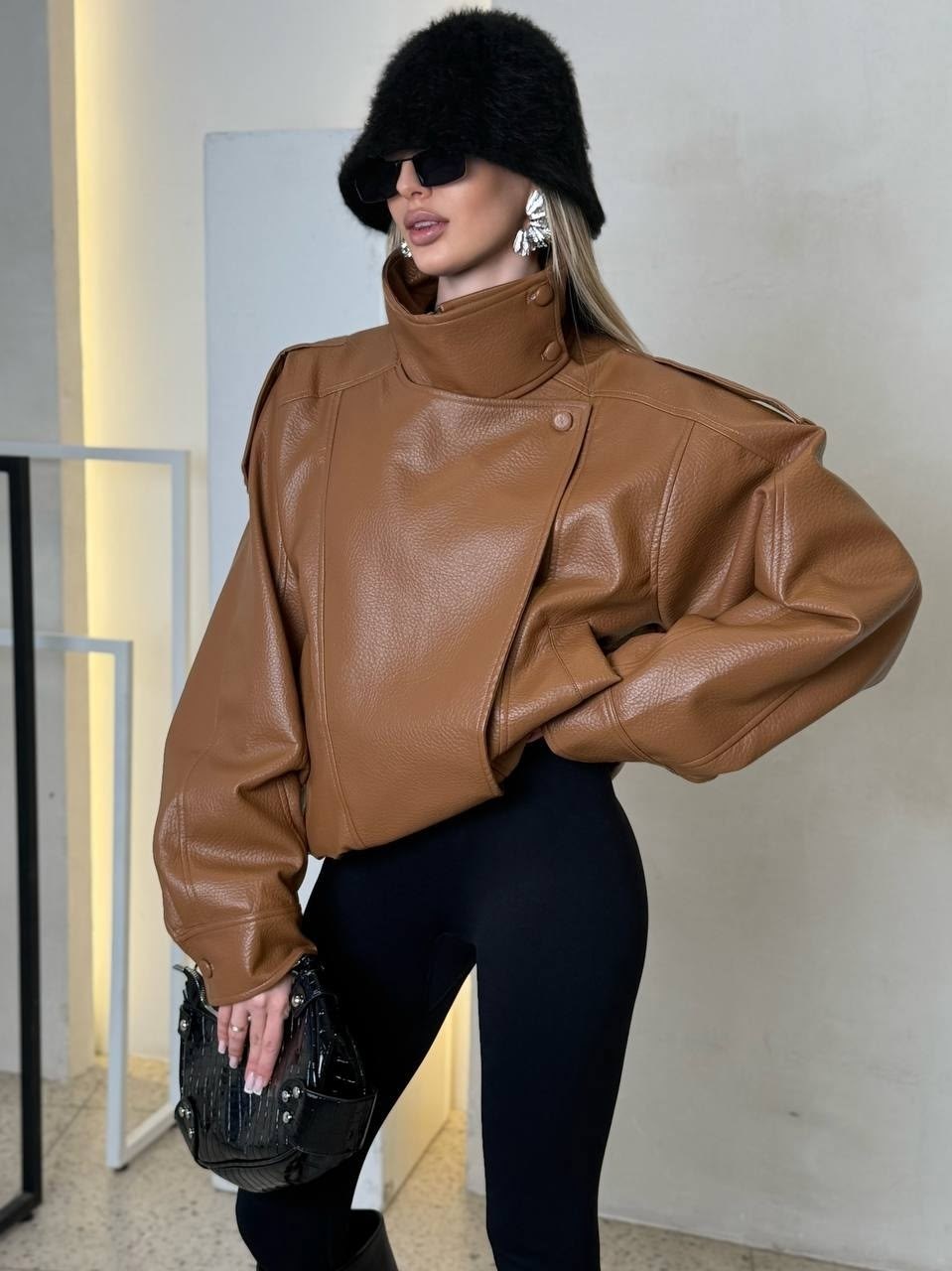 куртка кожаная,женская кожаная куртка,куртка модная,женская кожаная куртка-бомбер,куртка бомбер женская