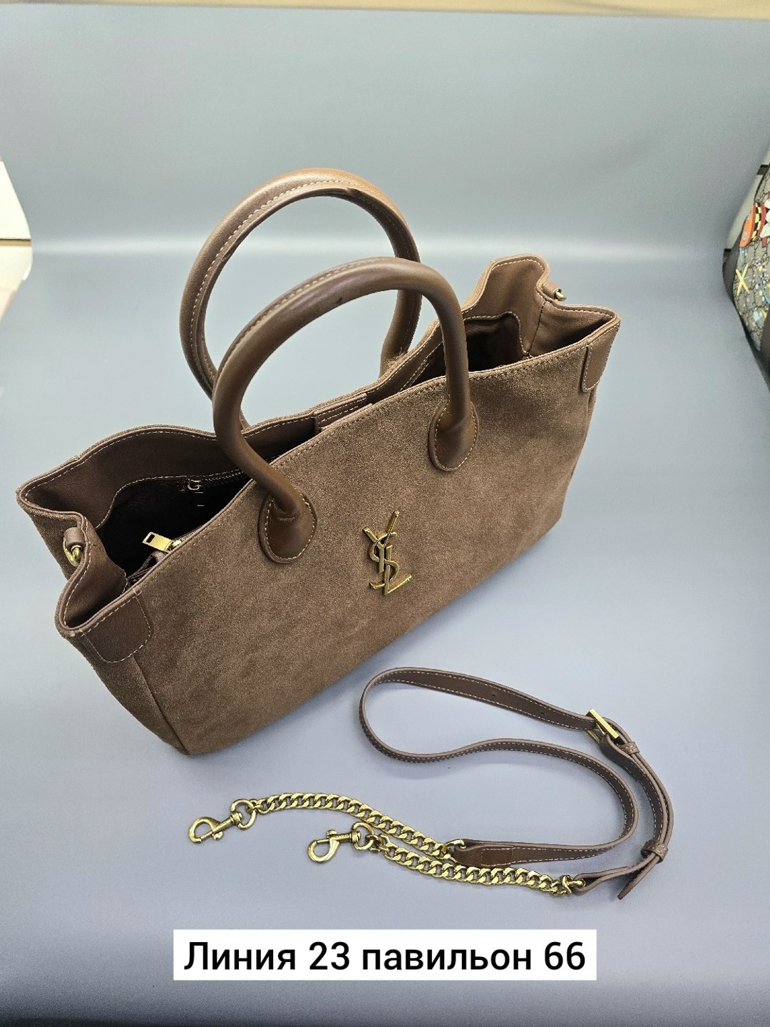 мягкая замшевая сумка margaux 17 the row,замшевая сумка,сумка замшевая большая,итальянская большая замшевая сумка,сумка женская замшевая