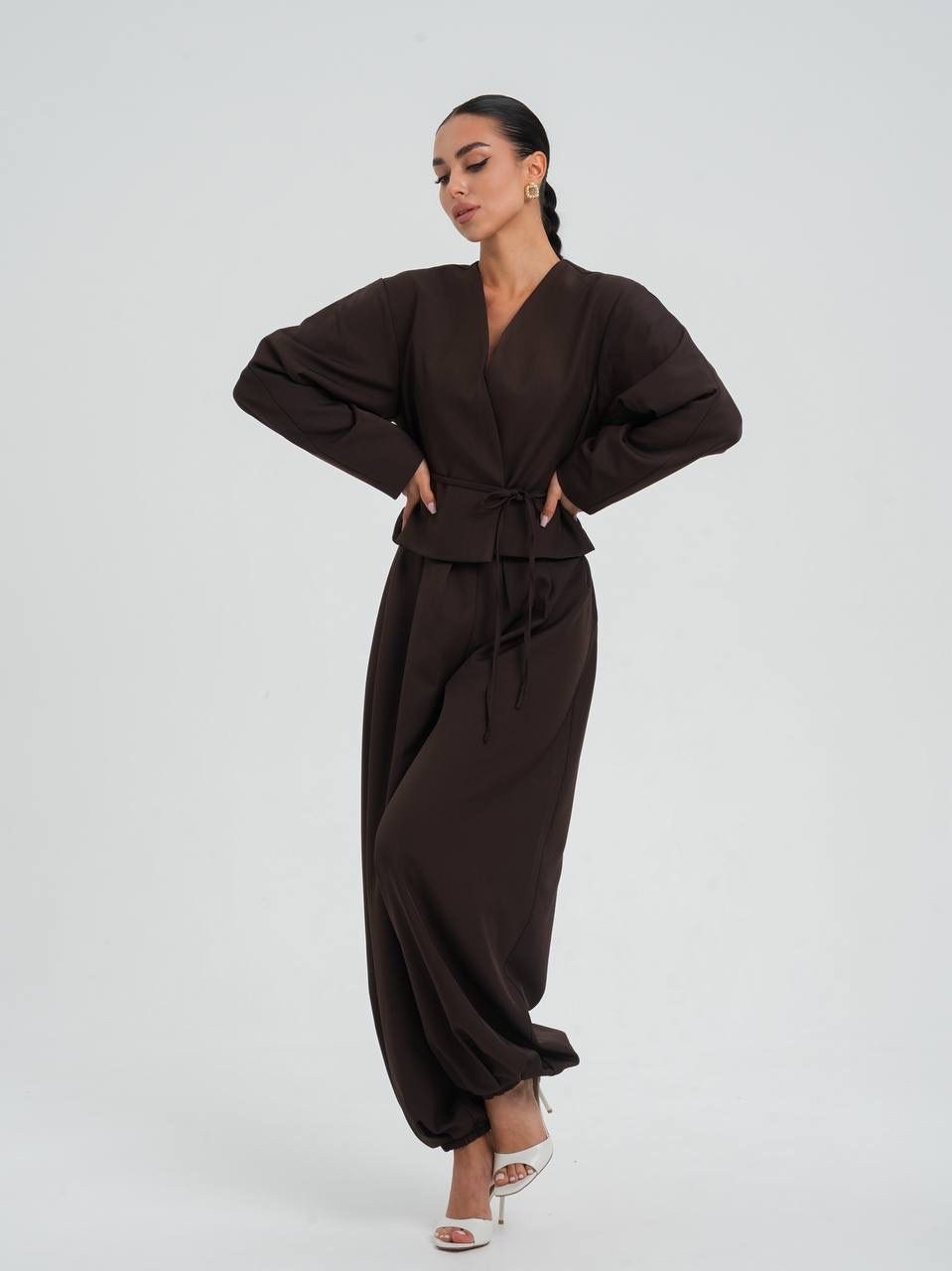 пиджак с поясом,женский костюм,костюм брючный,костюм пиджак,брючный костюм в стиле кимоно