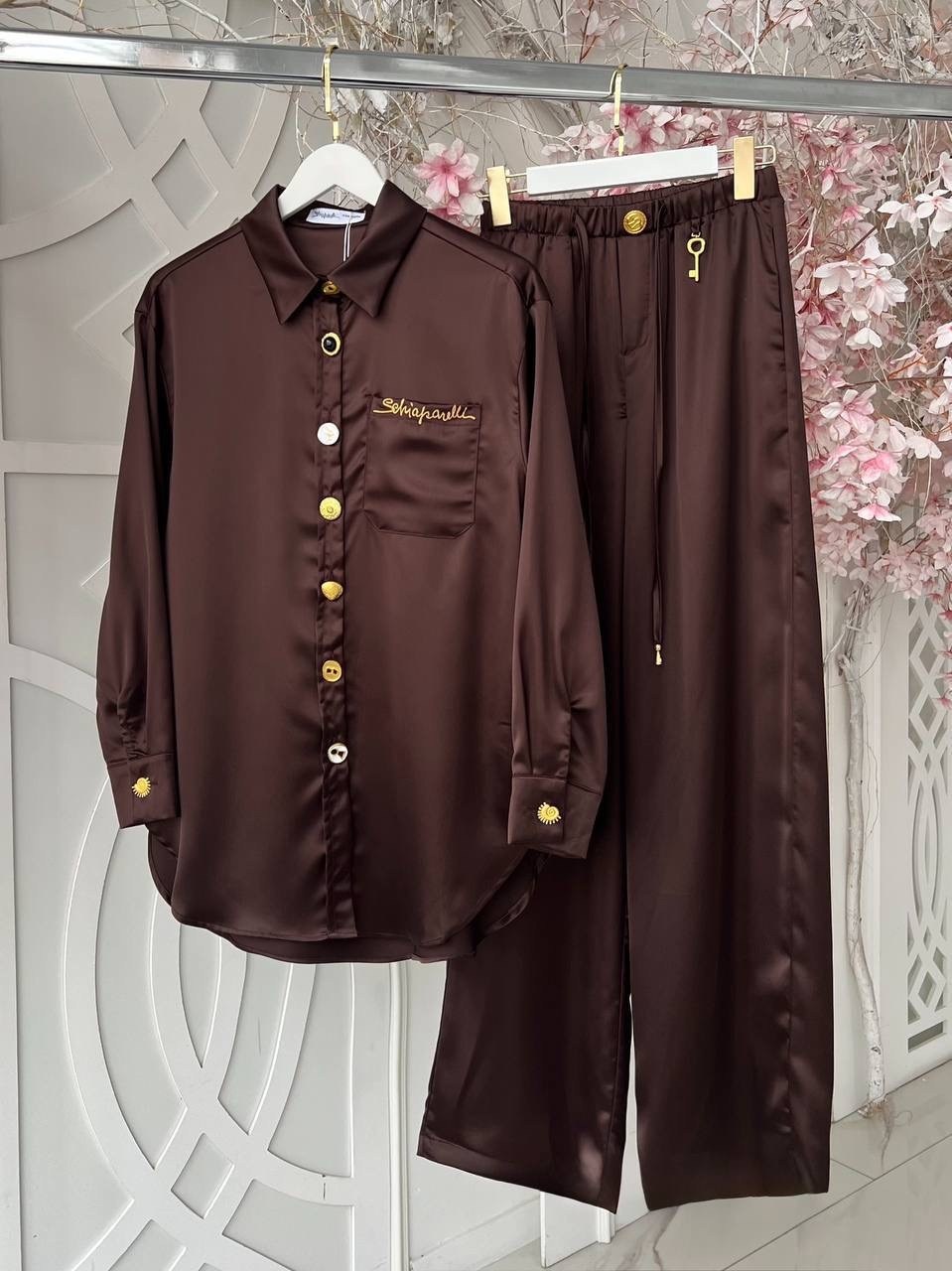 атласный костюм вечерний,атласный костюм,брючный атласный костюм,комплект атласный брючный,костюм брючный шёлк "шоколад"