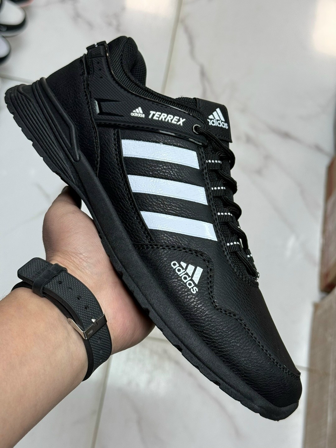 мужские кроссовки adidas,кроссовки adidas,кроссовки мужские демисезонные adidas,демисезонные кроссовки adidas,кроссовки адидас кожаные