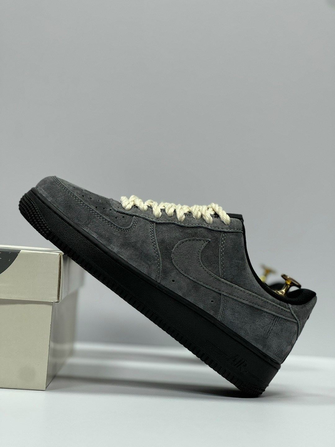 nike air force 1 low,nike x reigning champ air force 1 low серые замша мужские,кроссовки nike air force 1,nike air force 1 low grey suede,кроссовки nike x reigning champ air force 1 low цвет серый