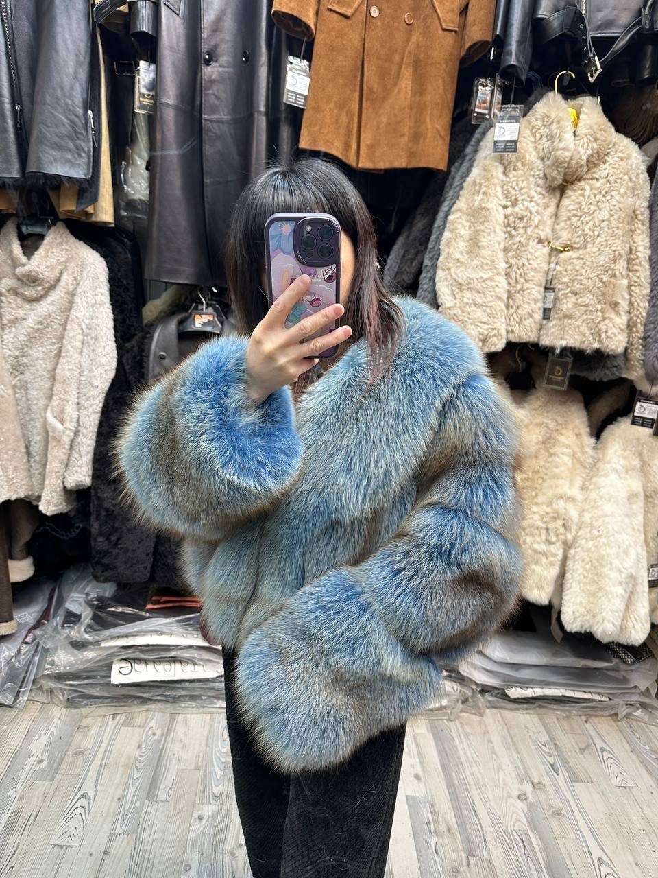 женская шуба из натурального лисьего меха,женская импортная шуба из цельного натурального лисьего меха,женская шуба из натурального меха чернобурки,женское пальто из натурального лисьего меха,шуба из