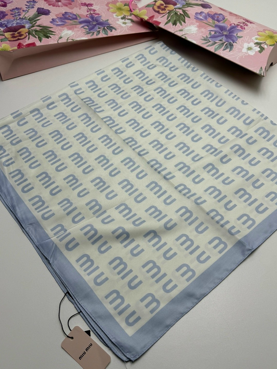 брендовый платок,платки шарф,платки женские,платки шелковые,платок