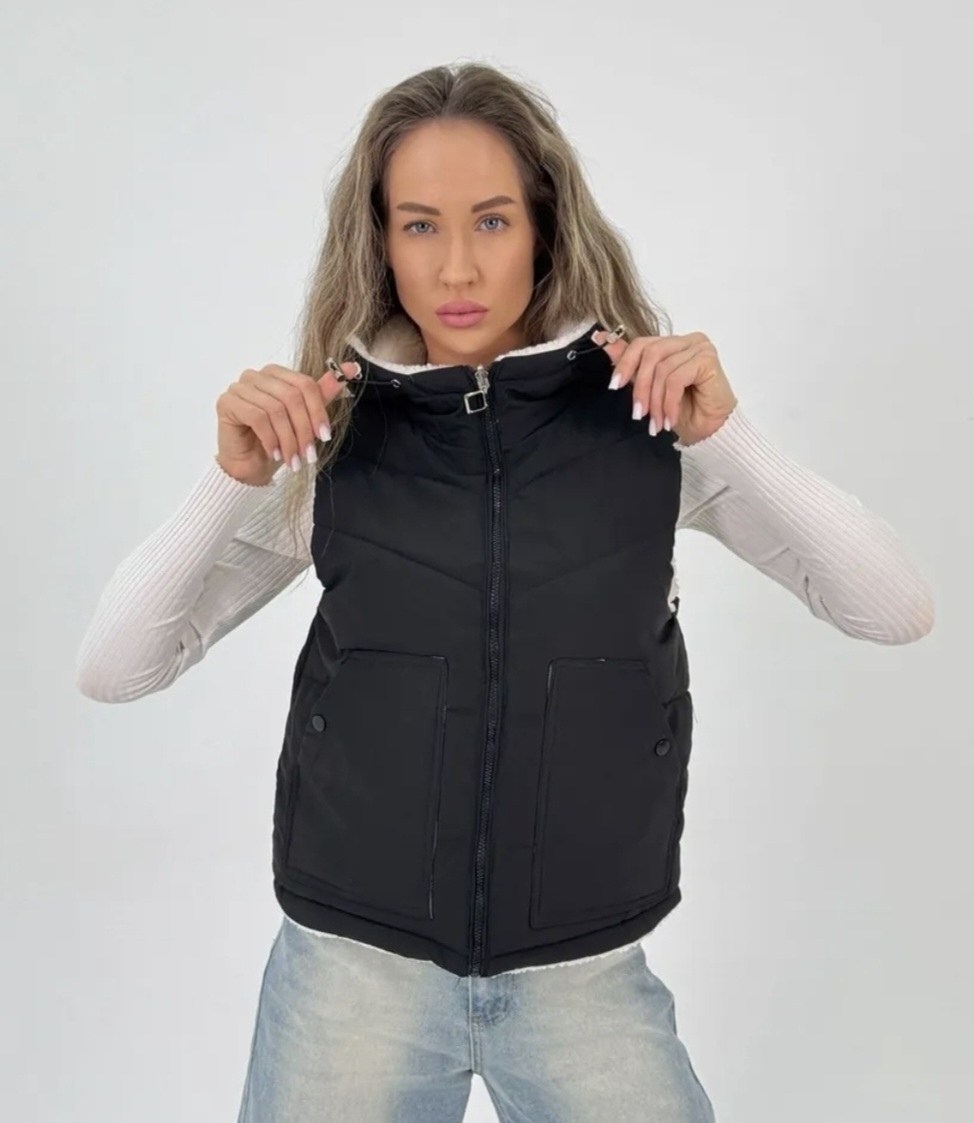 жилет утепленный с капюшоном стеганый безрукавка,женская жилетка,жилет утепленный стеганый безрукавка,жилет утепленный стеганый безрукавка цвет молочный,жилет утепленная