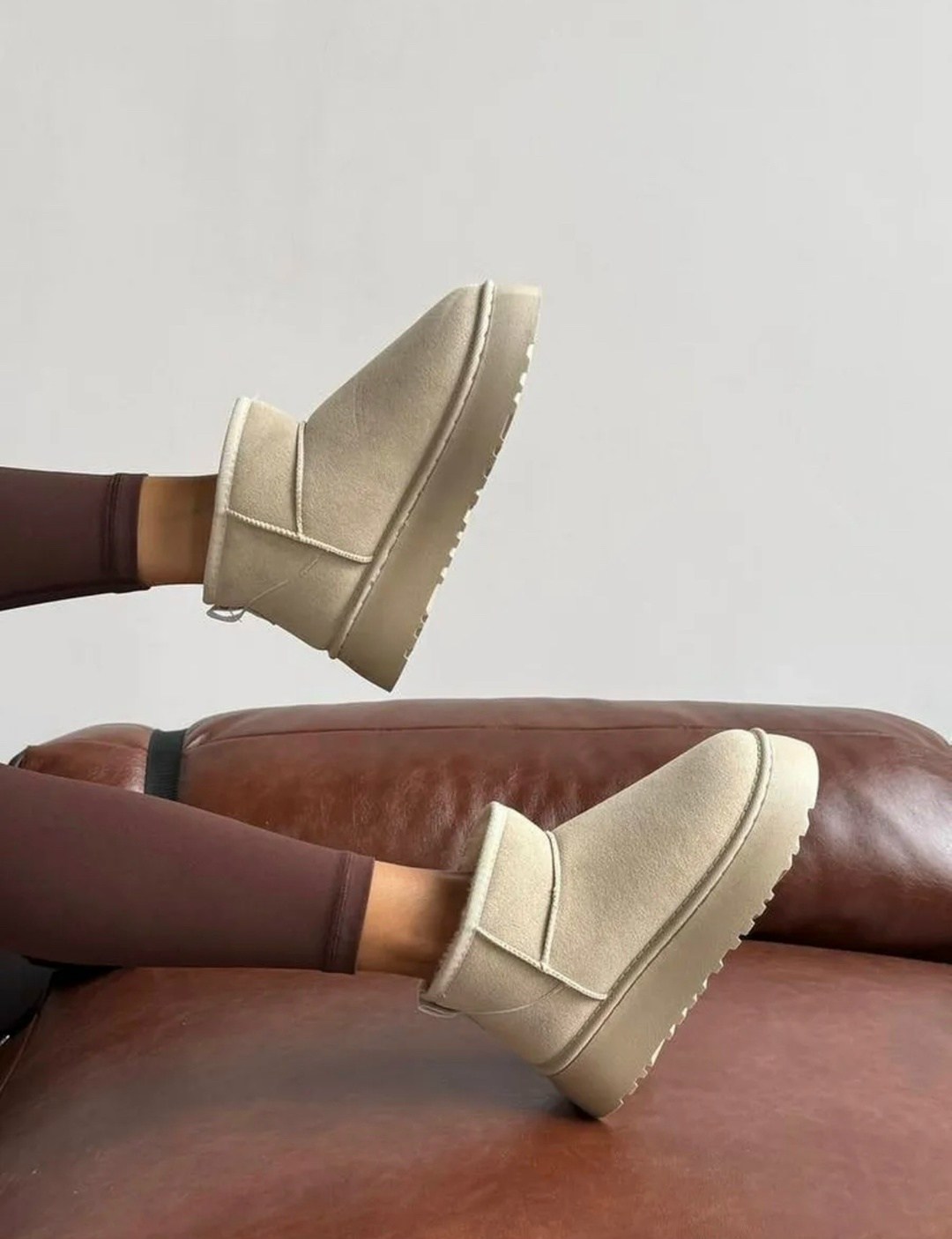 женские угги,угги зимние короткие на толстой подошве na moda,угги зимние с мехом короткие на платформе,угги,угги зимние замш moda for life