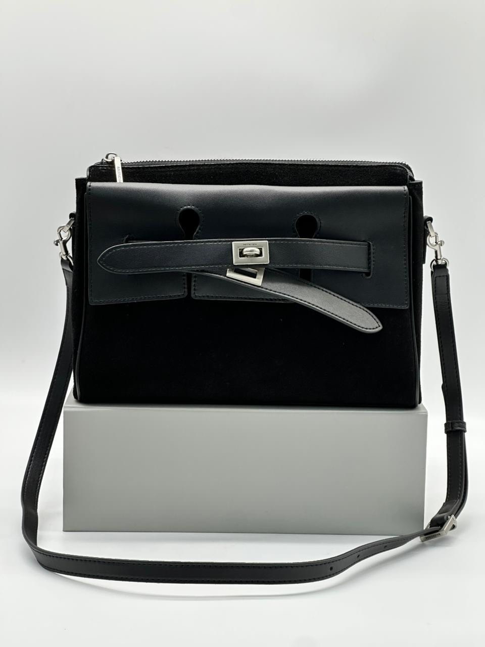 сумка balenciaga bel air женская замшевая vera pelle,сумка из натуральной кожи balenciaga женская,женская замшевая сумка balenciaga коричневая с кожаными вставками,женская сумка из натуральной замши и