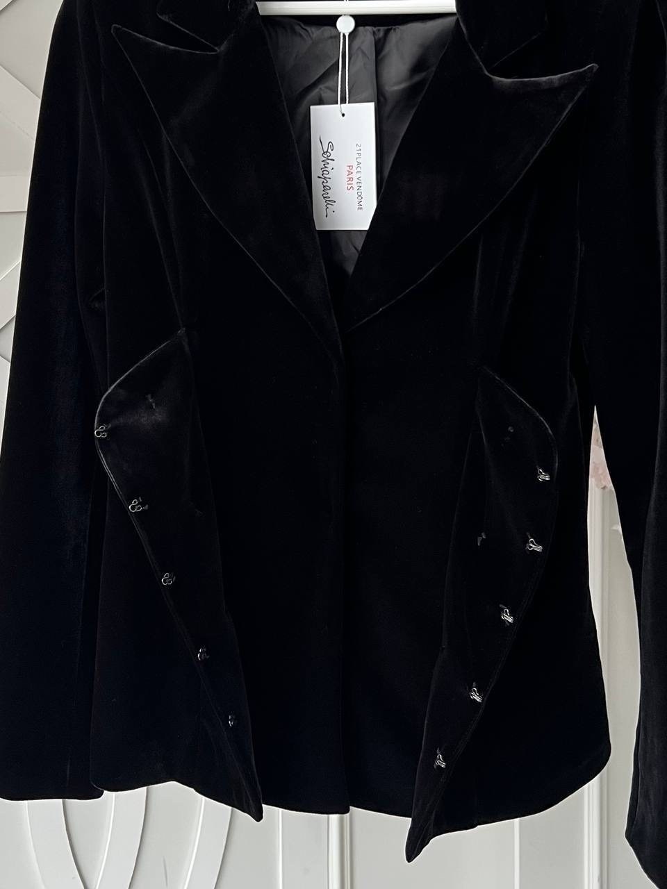 приталенный жакет из велюра черного цвета balmain,пиджак чёрный бархат balmain,велюровый пиджак женский,черный бархатный блейзер для женщин тонкий двубортный пиджак на пуговицах,бархатный пиджак