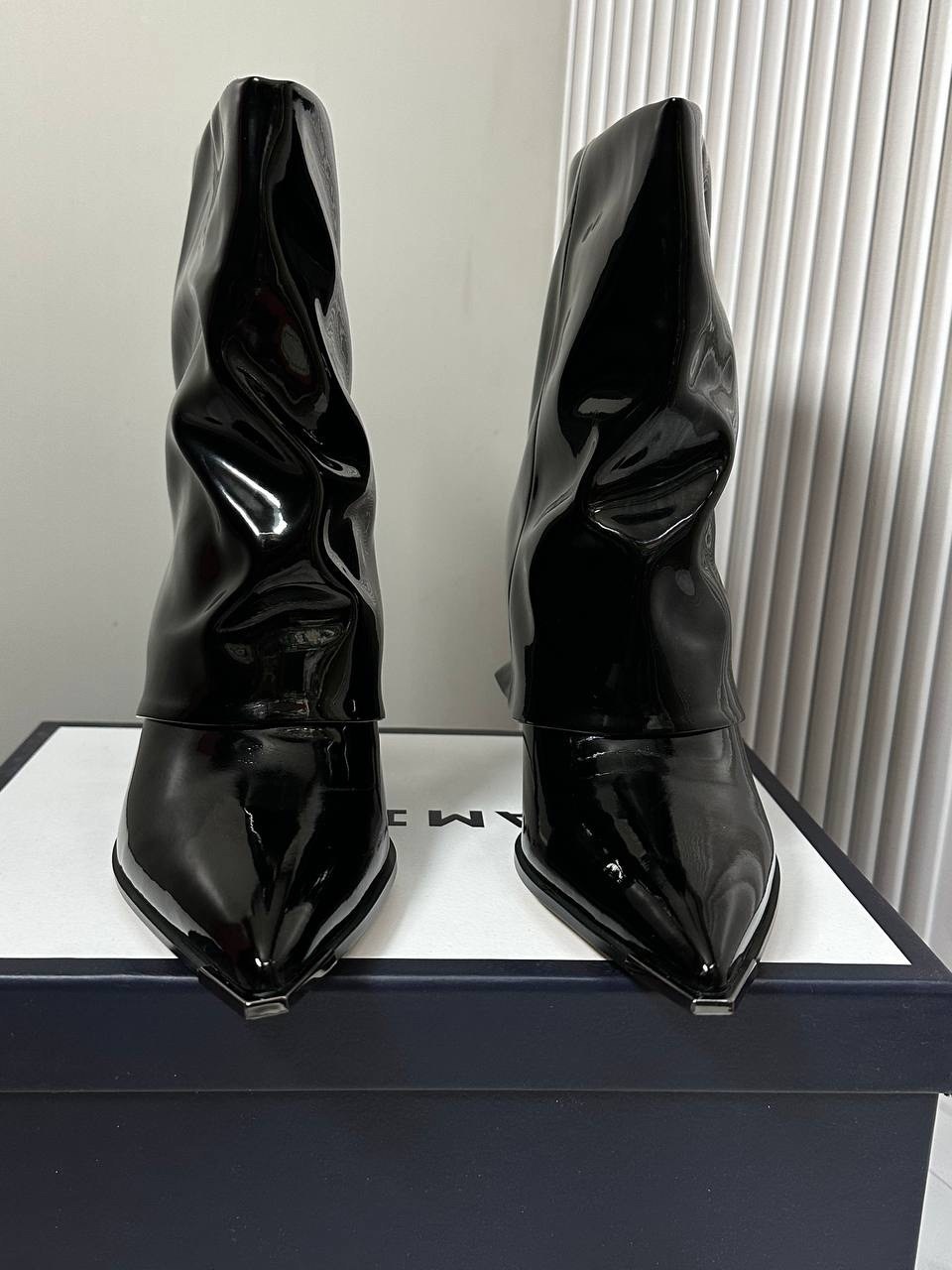 сапоги лаковые демисезонные на низком каблуке valentina wang,сапоги лаковые демисезонные на низком каблуке alessandra maddoni,сапоги демисезонные на низком каблуке magic heels цвет бордовый,сапоги лак