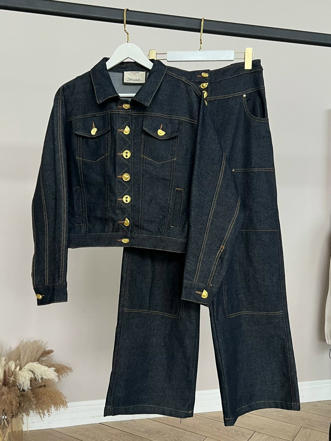 джинсовые костюмы,джинсовая куртка,джинсовые костюмы женские,женские джинсы