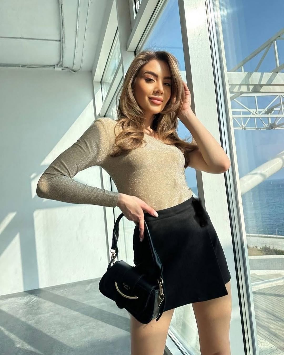 кофта с длинным рукавом на одно плечо и вырезом зубрий п.е. 99503913,юбка стильная,юбка шорты женская,джемпер,блузки