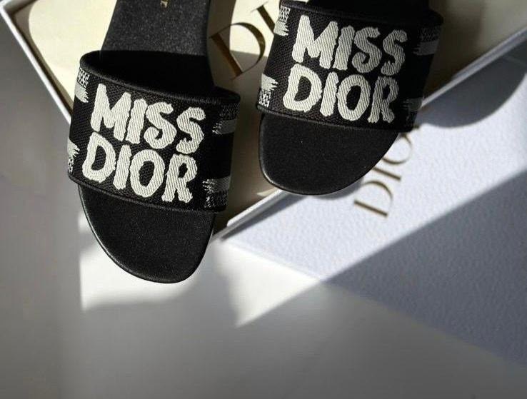 шлепки диор,шлепанцы кристиан диор,шлепанцы christian dior,женские шлепанцы,тапочки dior
