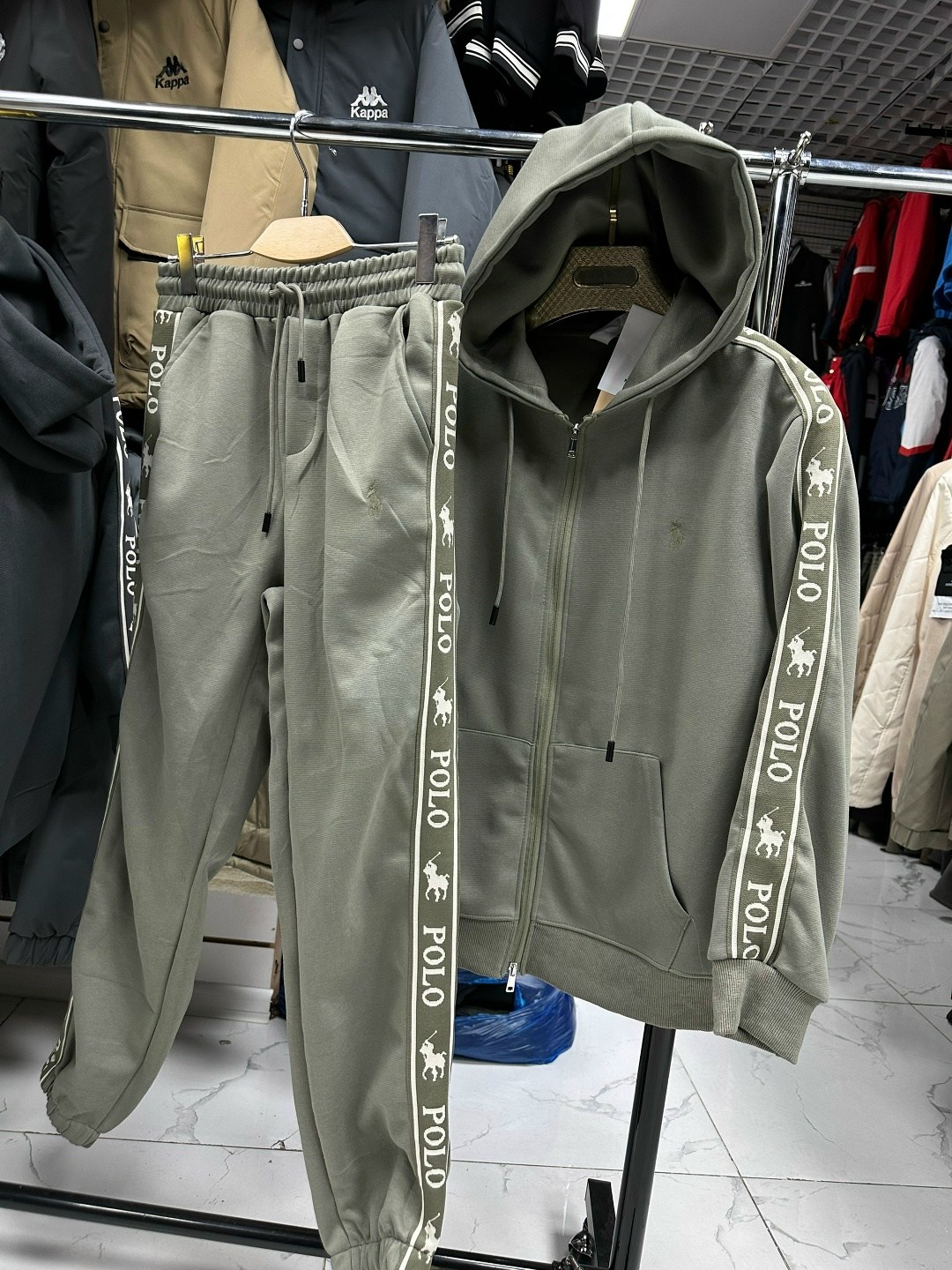 спортивный костюм fendi мужской,спортивный костюм мужской,fendi спортивный костюм,спортивный костюм,костюм фенди