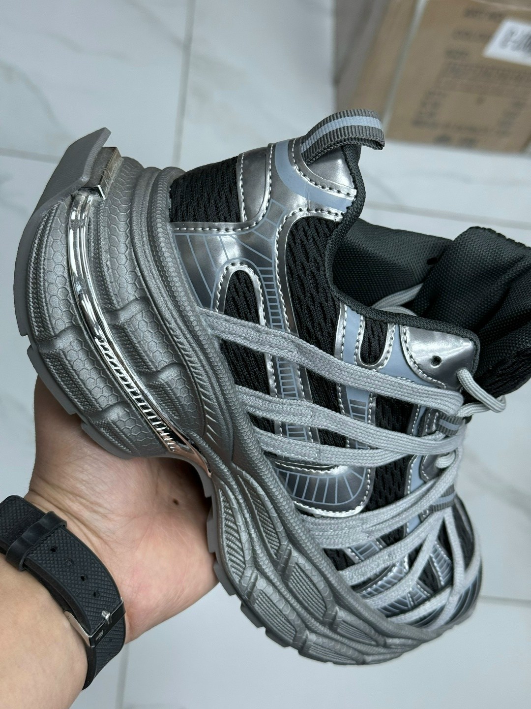 кроссовки balenciaga 3xl sneaker 'worn-out черный,массивные кроссовки,черные кроссовки,кроссовки брендовые,кроссовки balenciaga