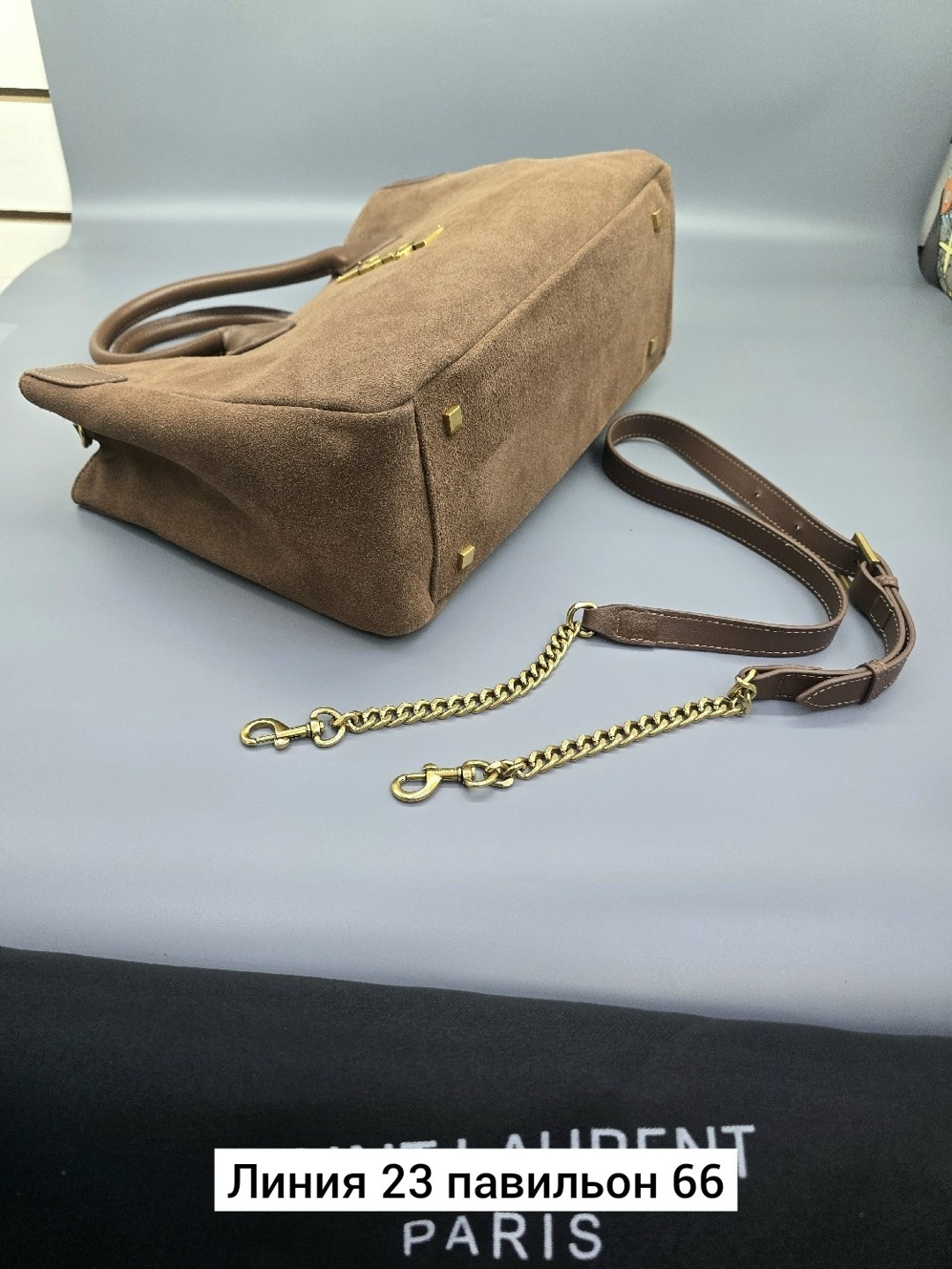 мягкая замшевая сумка margaux 17 the row,замшевая сумка,сумка замшевая большая,итальянская большая замшевая сумка,сумка женская замшевая