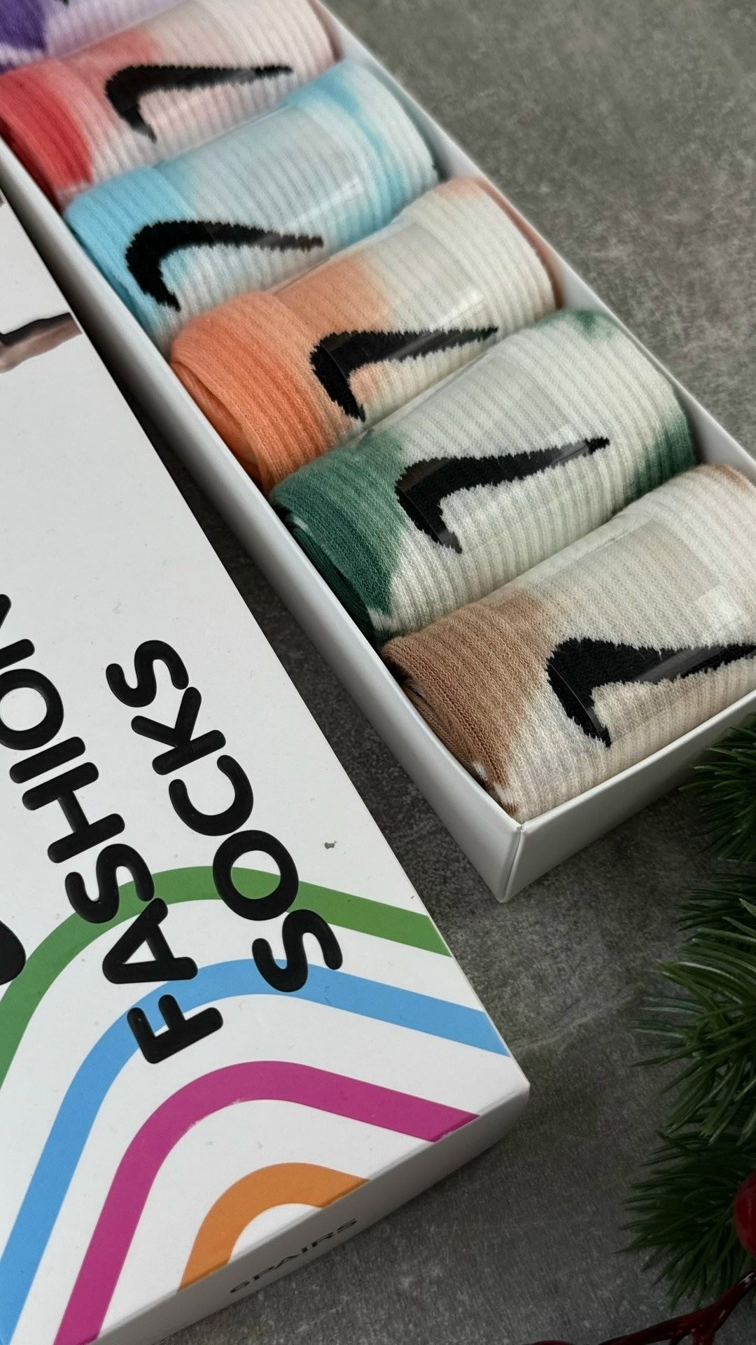 носки цветные,носки длинные найк,носки яркие,носки стиль,длинные носки