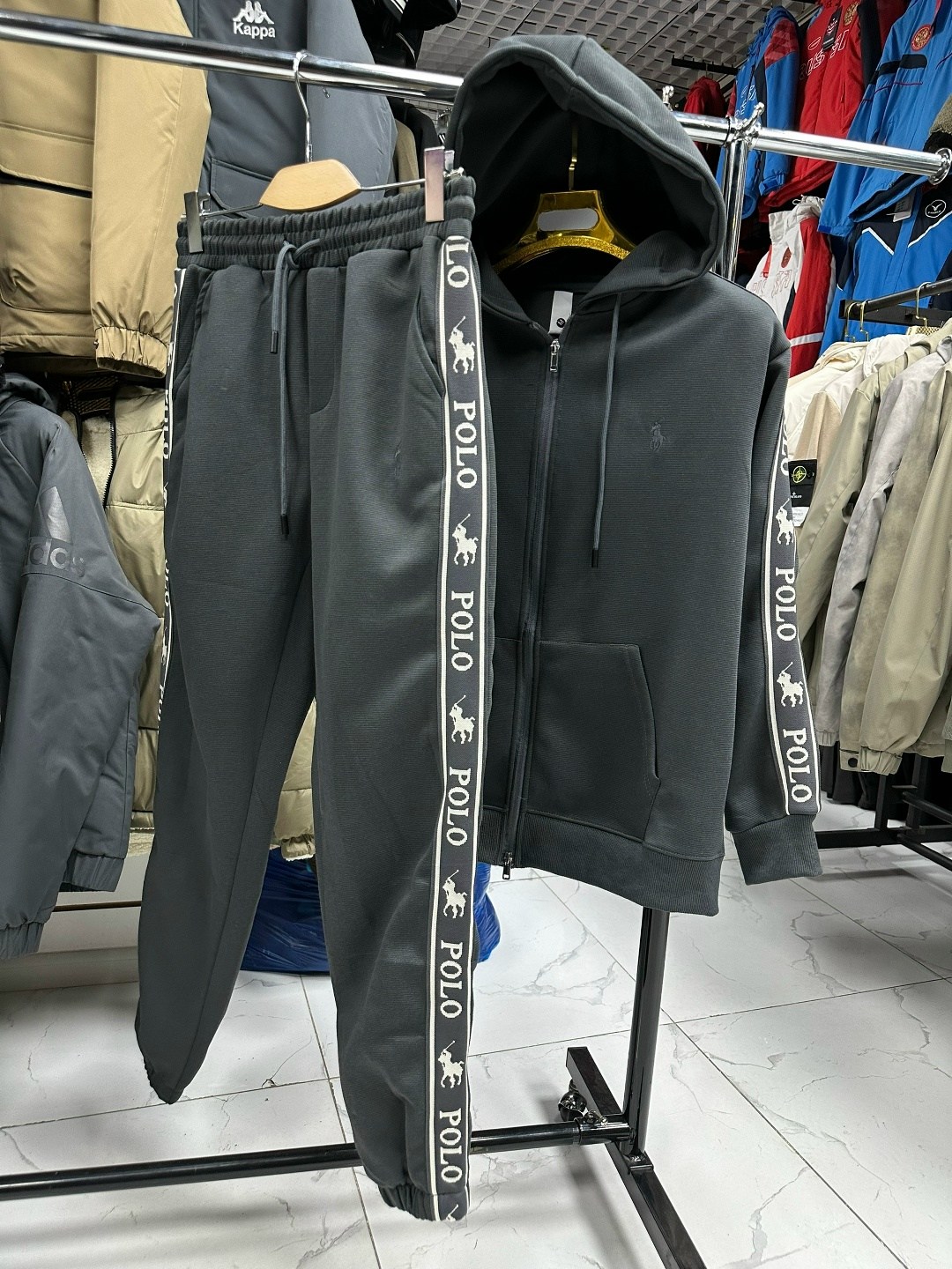 спортивный костюм fendi мужской,спортивный костюм мужской,fendi спортивный костюм,спортивный костюм,костюм фенди