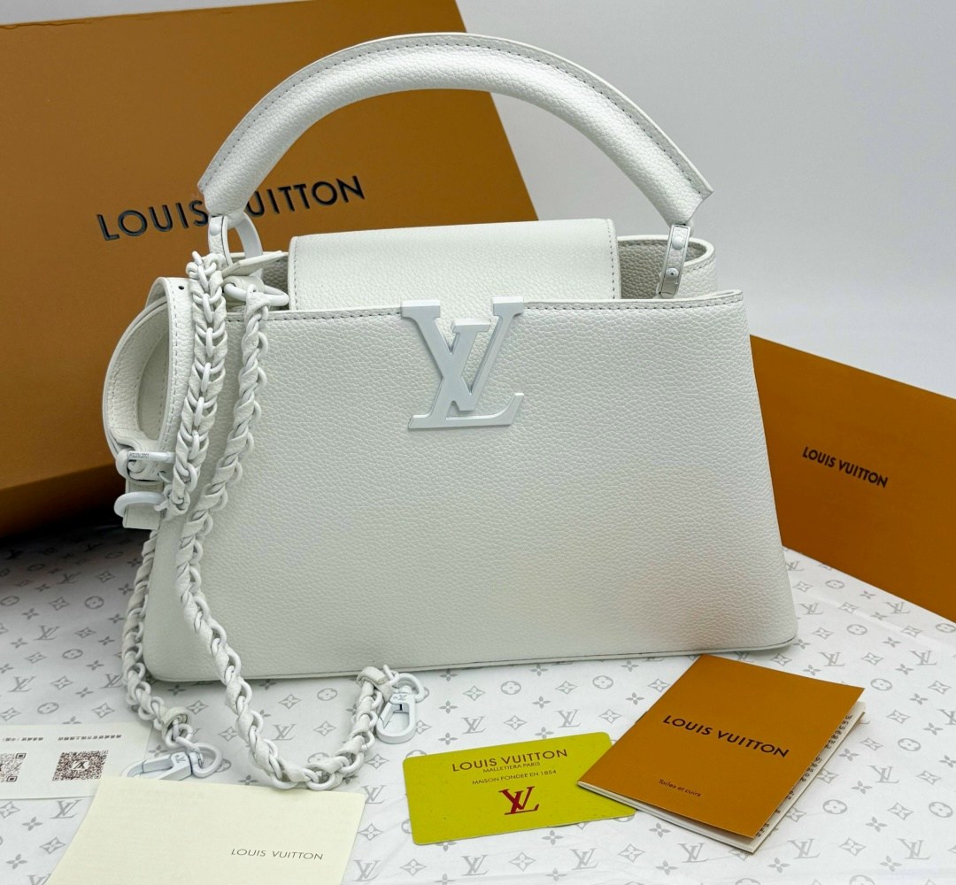 кожаная белая сумка louis vuitton capucines mini,сумка louis vuitton capucines,белые женские сумки louis vuitton,сумка женская louis vuitton,кожаная молочная сумка louis vuitton capucines mini