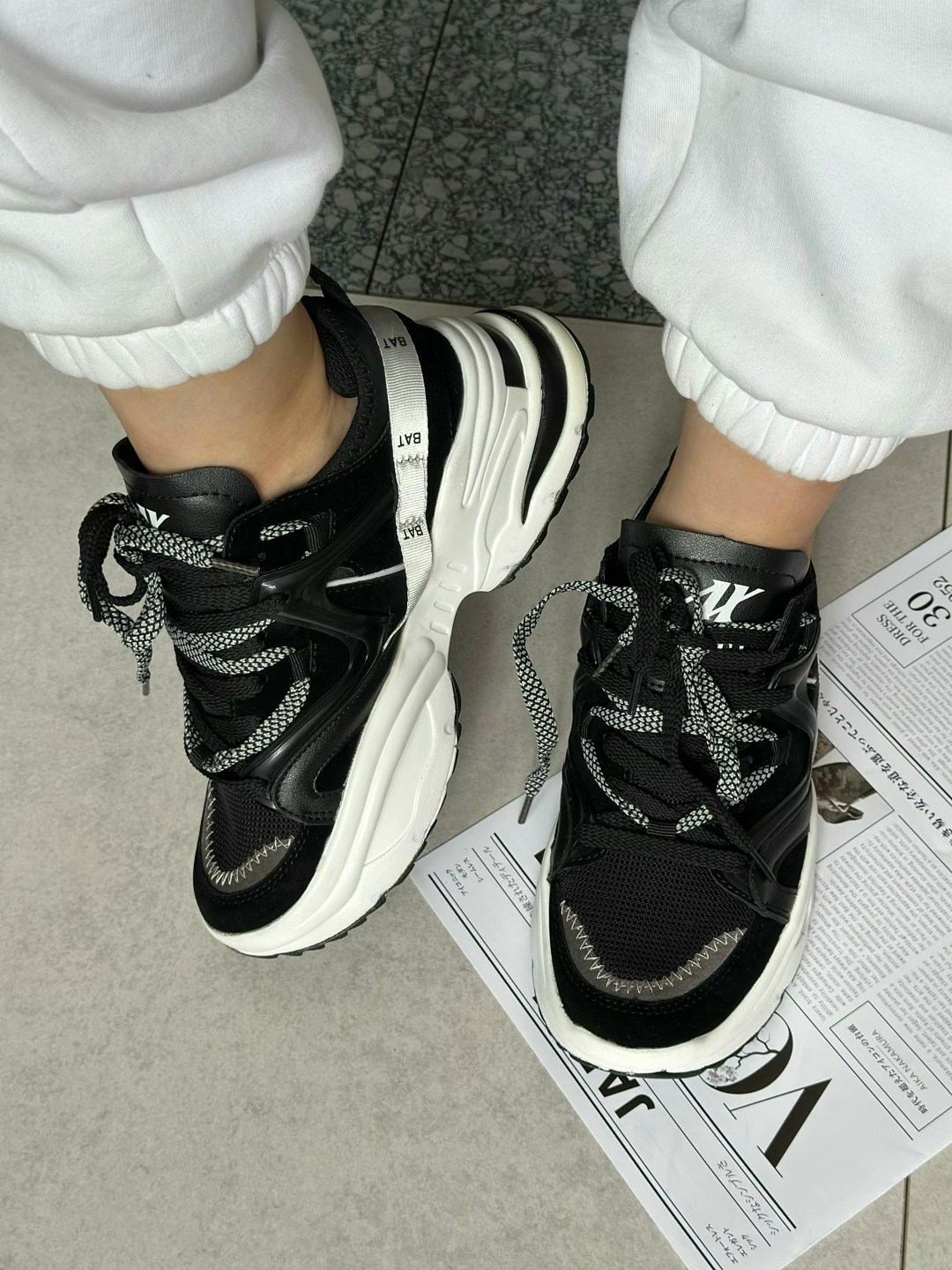 новая коллекция баленсиага 2026 кроссовки,кроссовки женскиe,массивные кроссовки женские,модные кроссовки,массивные кроссовки