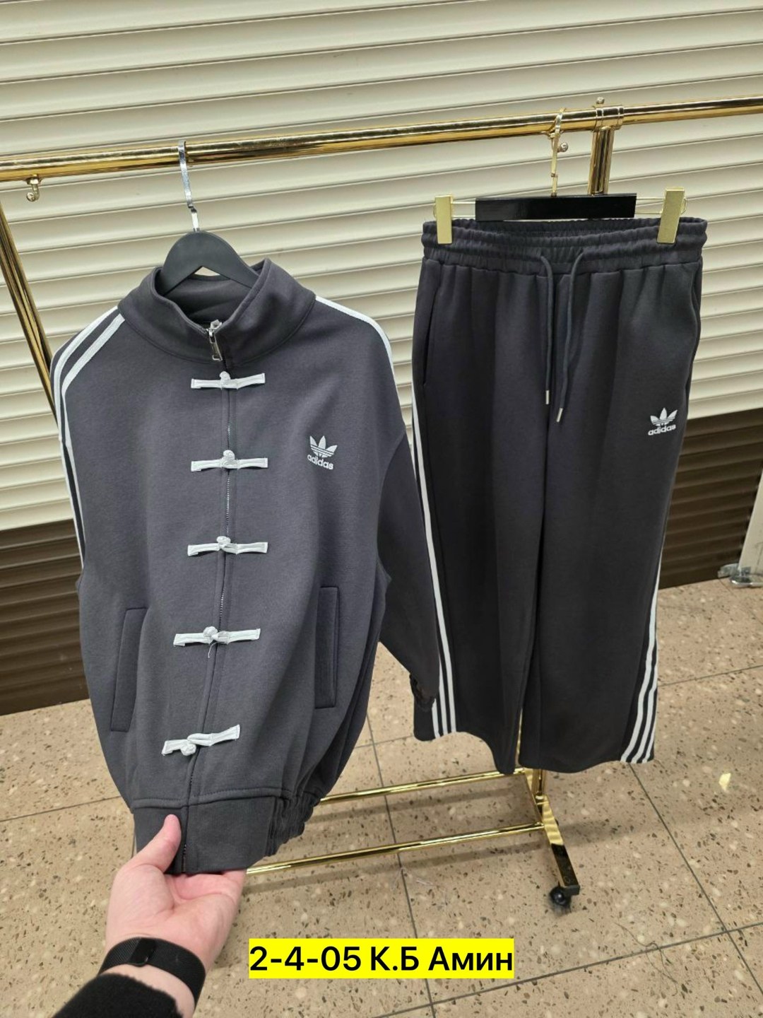 спортивный костюм adidas,спортивный костюм,спортивный мужской костюм adidas,спортивный костюм мужской,женский спортивный костюм