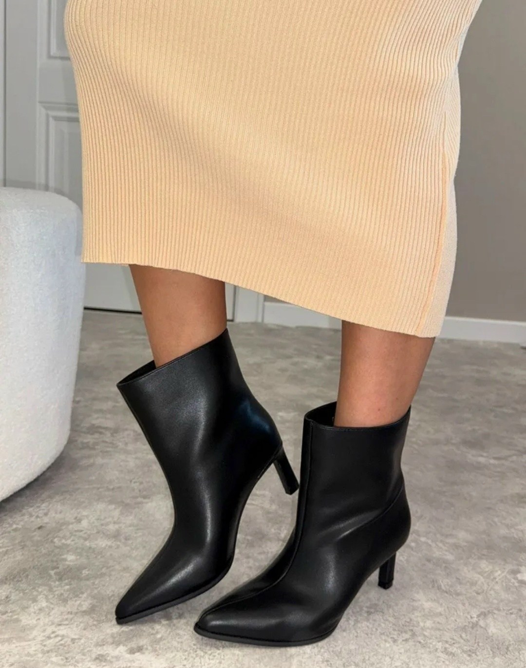 женские ботильоны с острым носком,высокие каблуки с острым носком женские ботильоны,ботильоны женские,сексуальные женские сапоги до середины голени на высоком каблуке с острым носком,модные туфли на в