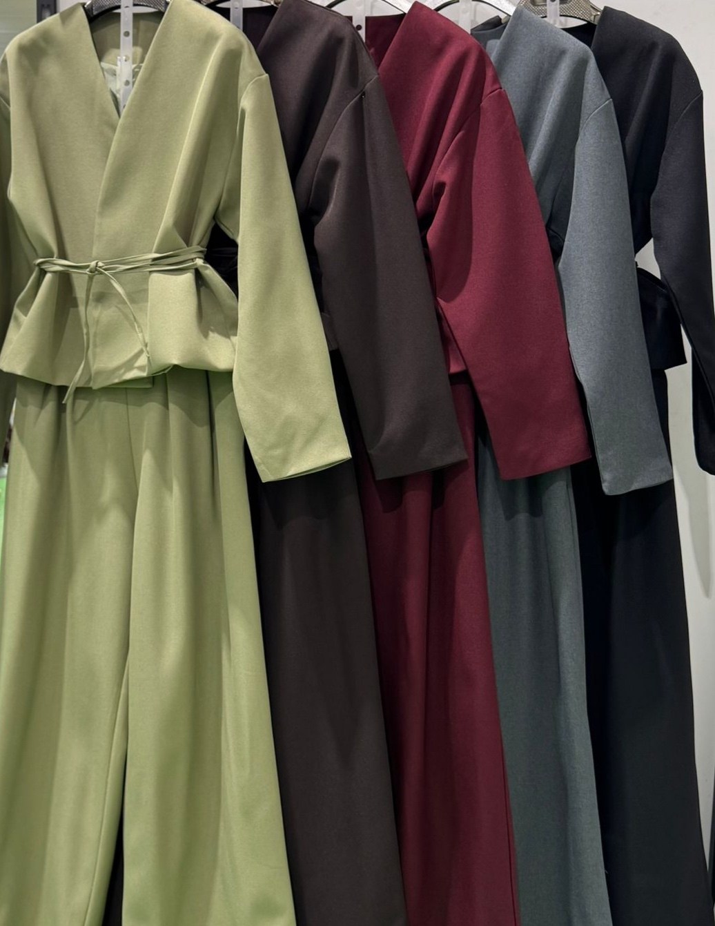 пиджак с поясом,женский костюм,костюм брючный,костюм пиджак,брючный костюм в стиле кимоно