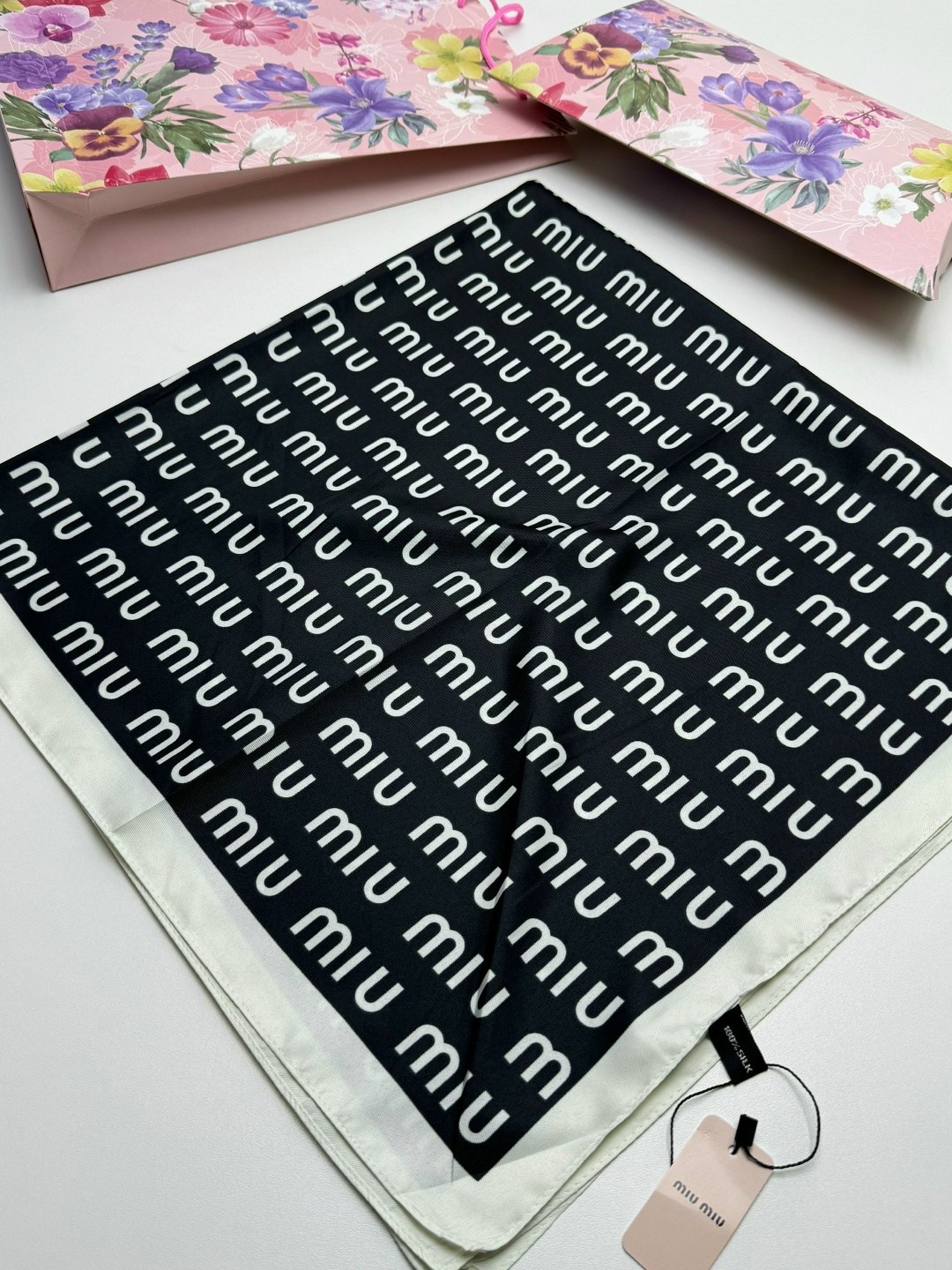 брендовый платок,платки шарф,платки женские,платки шелковые,платок