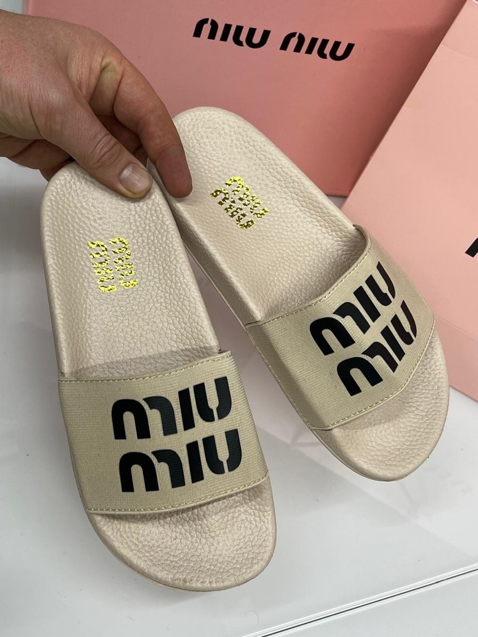 шлепанцы женские,шлепанцы miu miu,шлепанцы модные,шлепанцы хуго босс,шлепки женские