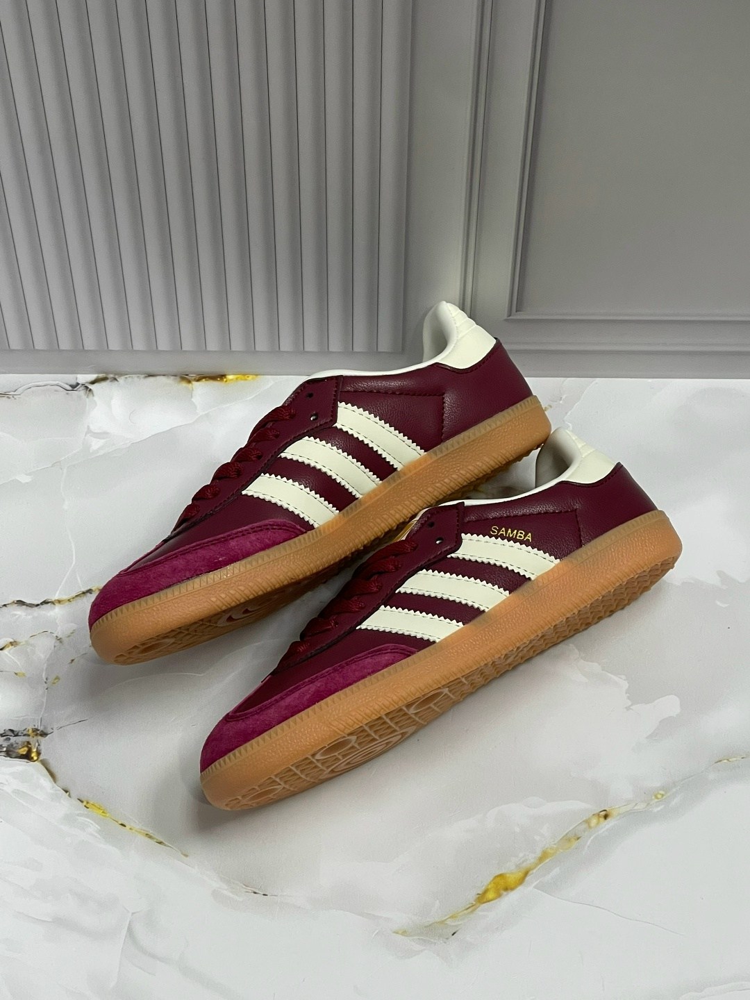 кеды adidas samba og "maroon gold metallic",adidas samba og maroon gold metallic,кроссовки adidas samba,кроссовки кеды из натуральной замши adidas spezial,адидас бордовые