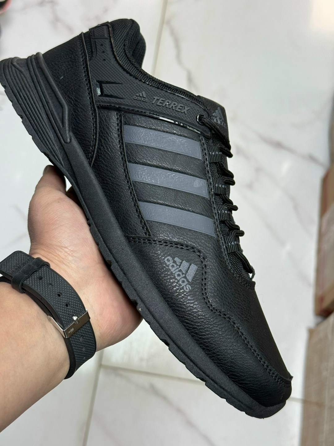 мужские кроссовки adidas,кроссовки adidas,кроссовки мужские демисезонные adidas,демисезонные кроссовки adidas,кроссовки адидас кожаные