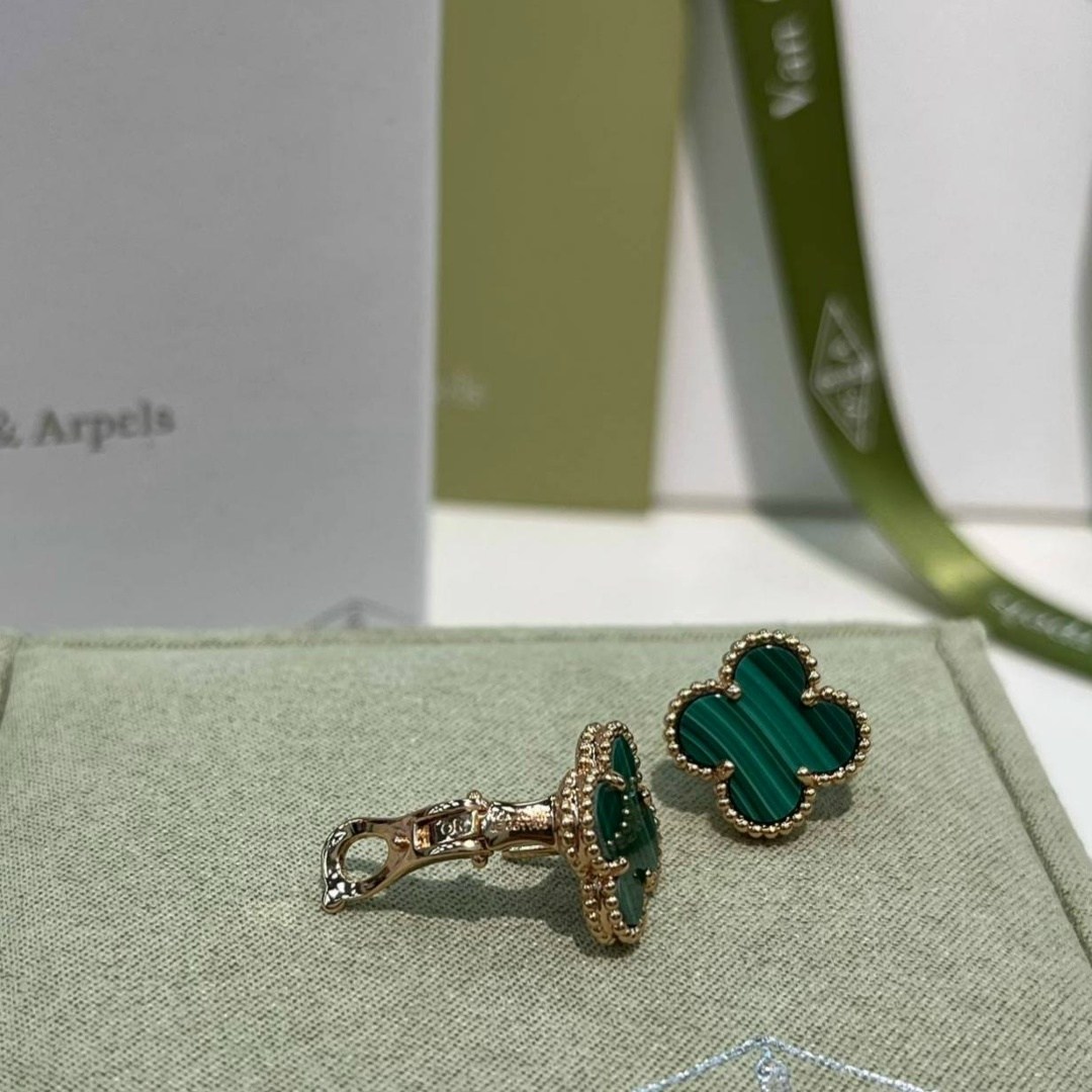 серьги vintage alhambra van cleef & arpels,ван клиф серьги клевер зеленые,серьги из четырехлистного клевера van cleef,серьги клевер четырехлистный ван клиф,van cleef & arpels earrings vintage alhambra