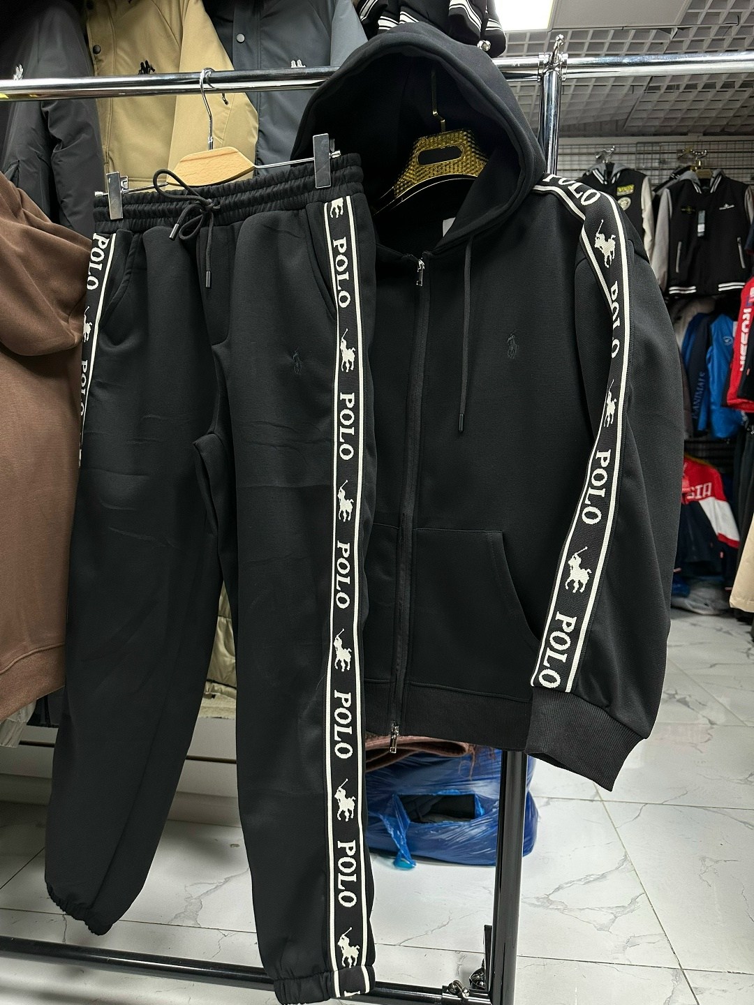 спортивный костюм fendi мужской,спортивный костюм мужской,fendi спортивный костюм,спортивный костюм,костюм фенди