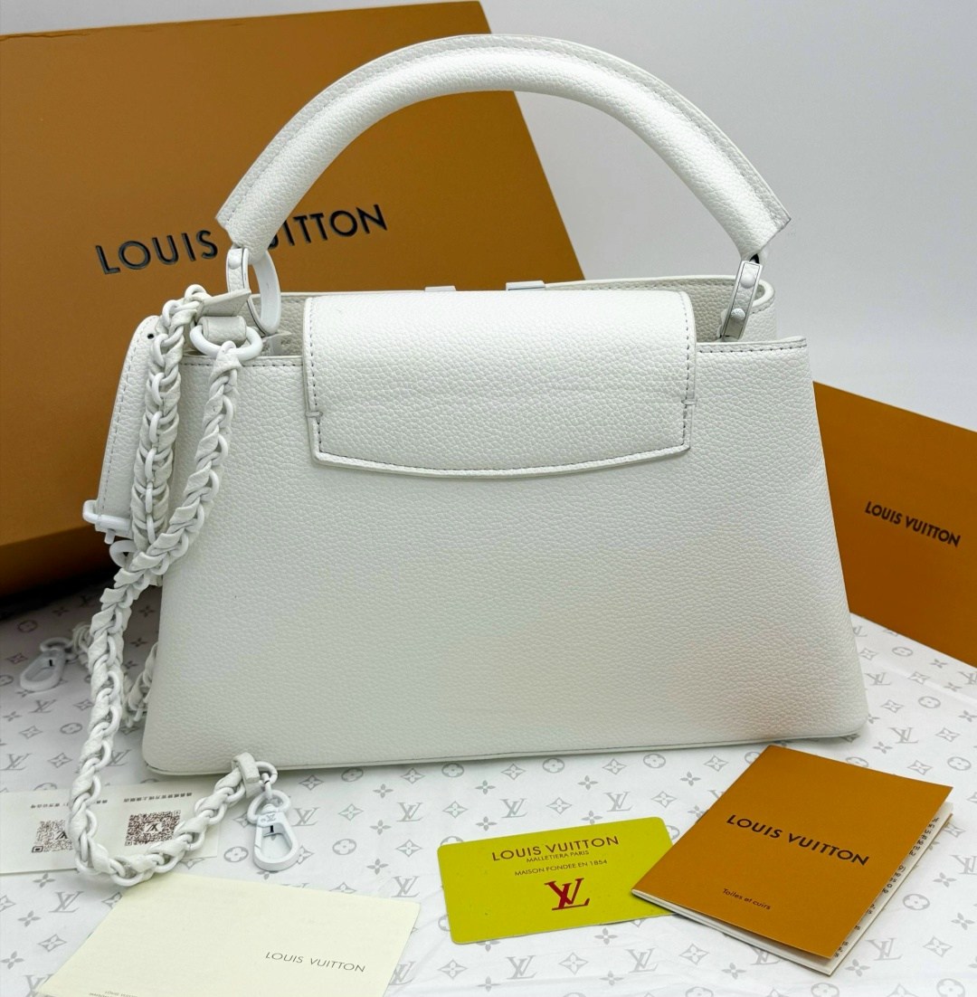 кожаная белая сумка louis vuitton capucines mini,сумка louis vuitton capucines,белые женские сумки louis vuitton,сумка женская louis vuitton,кожаная молочная сумка louis vuitton capucines mini