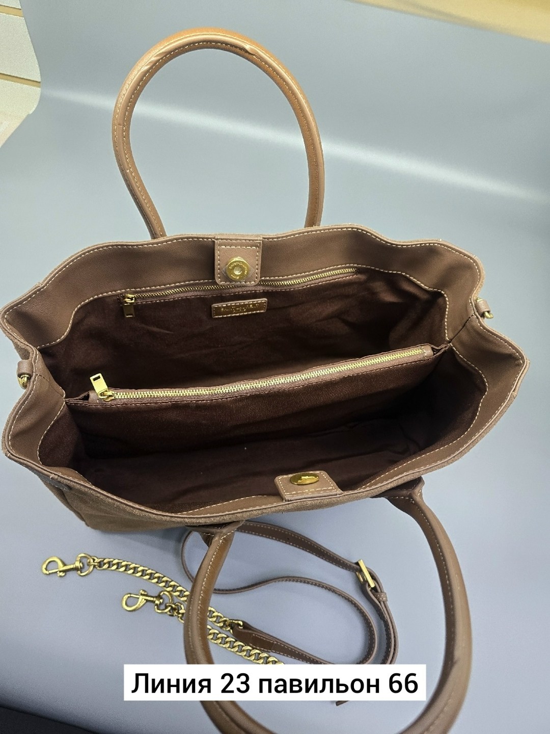 мягкая замшевая сумка margaux 17 the row,замшевая сумка,сумка замшевая большая,итальянская большая замшевая сумка,сумка женская замшевая