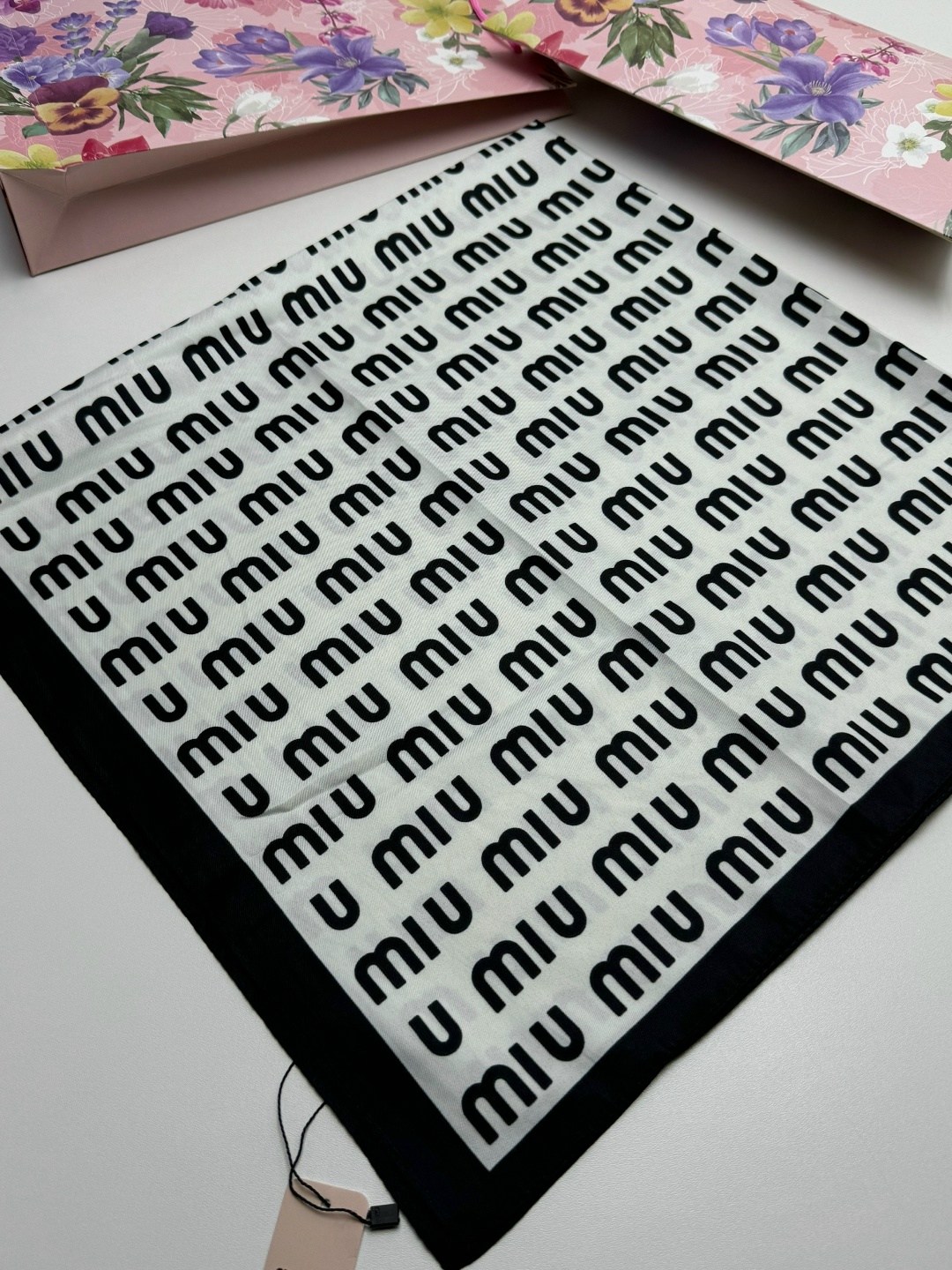 брендовый платок,платки шарф,платки женские,платки шелковые,платок