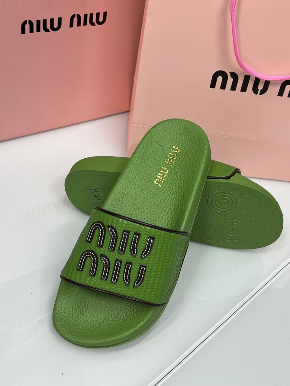 шлепанцы женские,шлепанцы miu miu,шлепанцы модные,шлепанцы хуго босс,шлепки женские