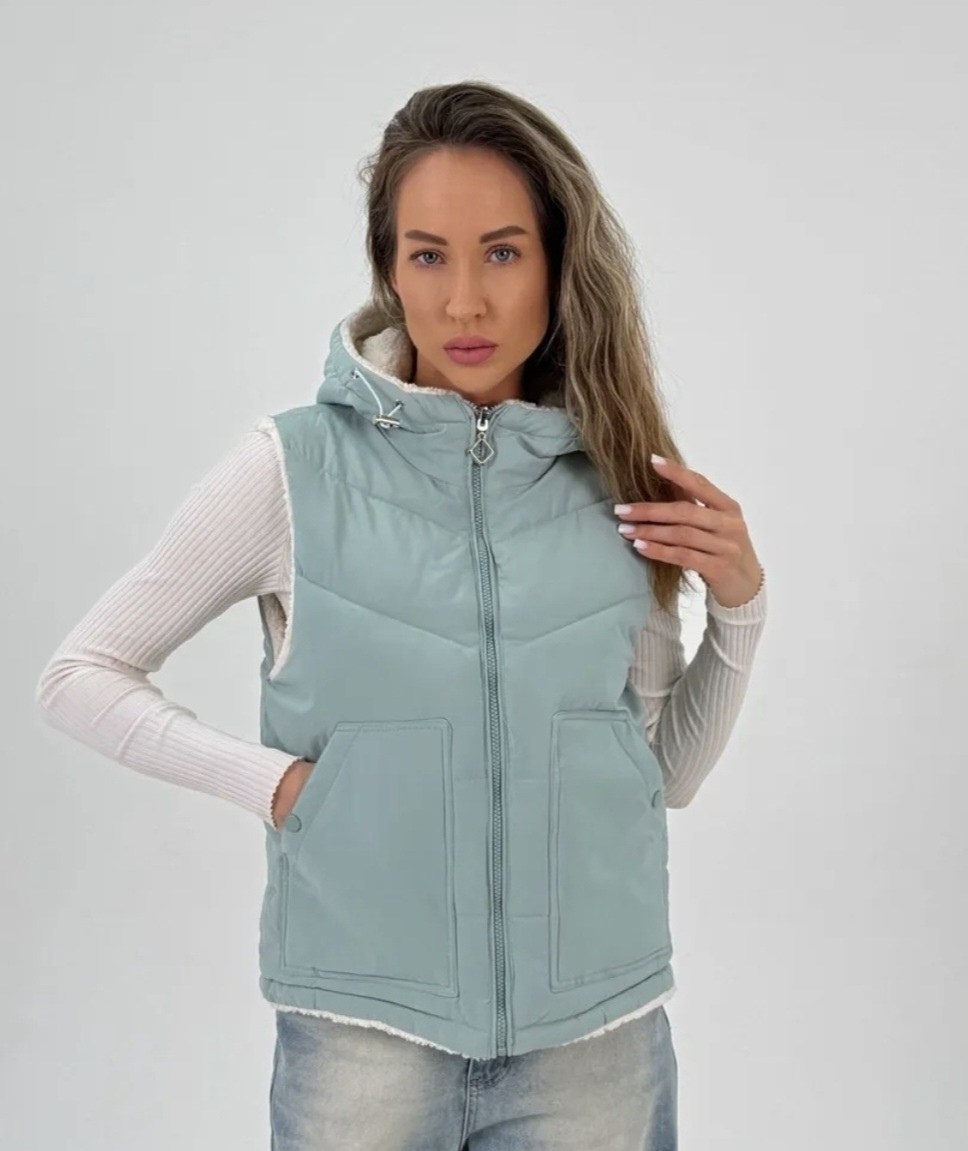 жилет утепленный с капюшоном стеганый безрукавка,женская жилетка,жилет утепленный стеганый безрукавка,жилет утепленный стеганый безрукавка цвет молочный,жилет утепленная