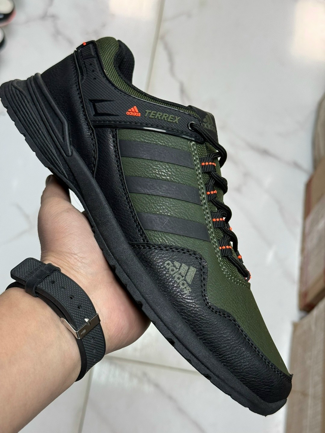 мужские кроссовки adidas,кроссовки adidas,кроссовки мужские демисезонные adidas,демисезонные кроссовки adidas,кроссовки адидас кожаные