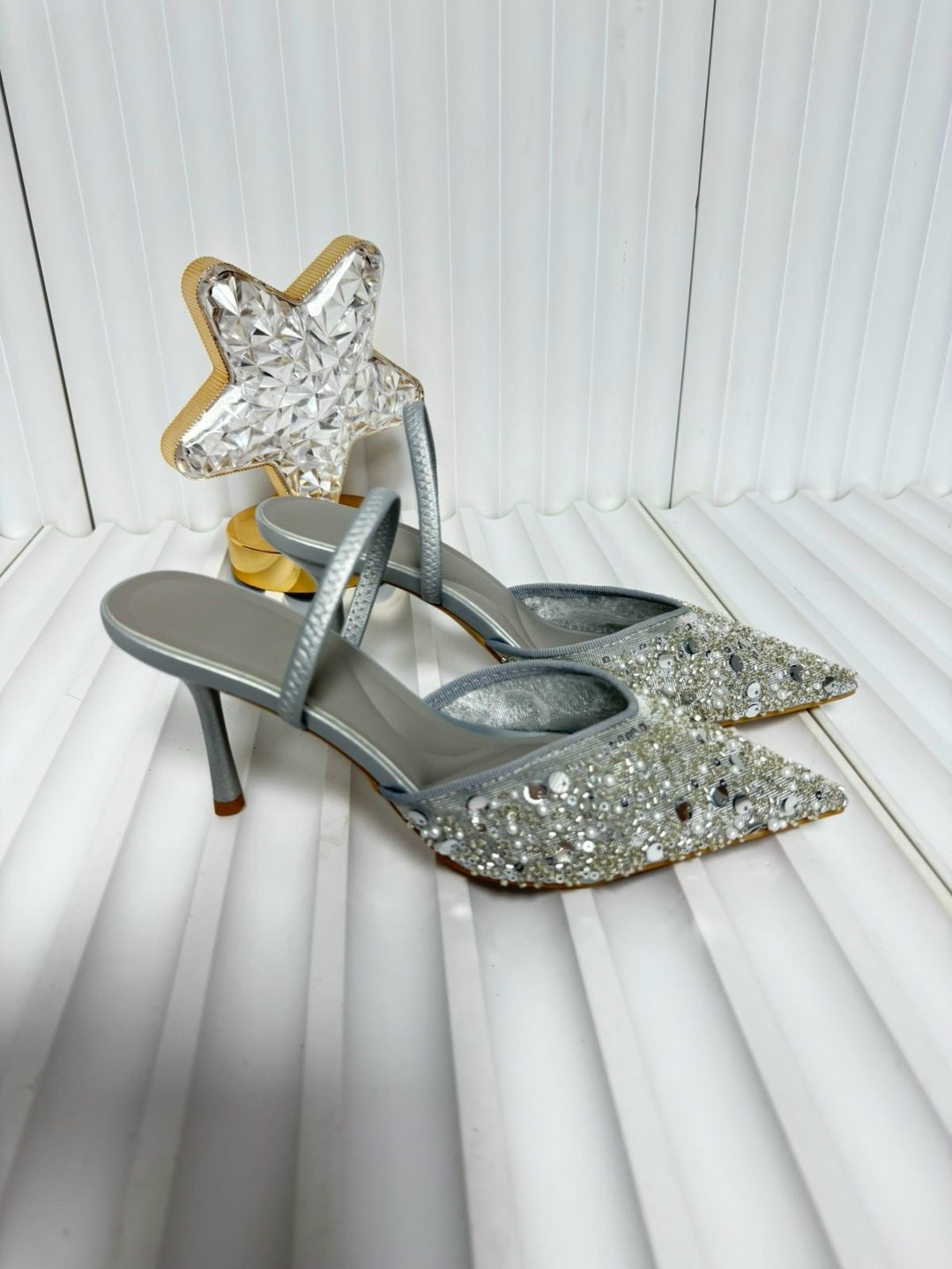 ,туфли лодочки женские,туфли со стразами и бантом,свадебные туфли с острым носком,свадебное туфли